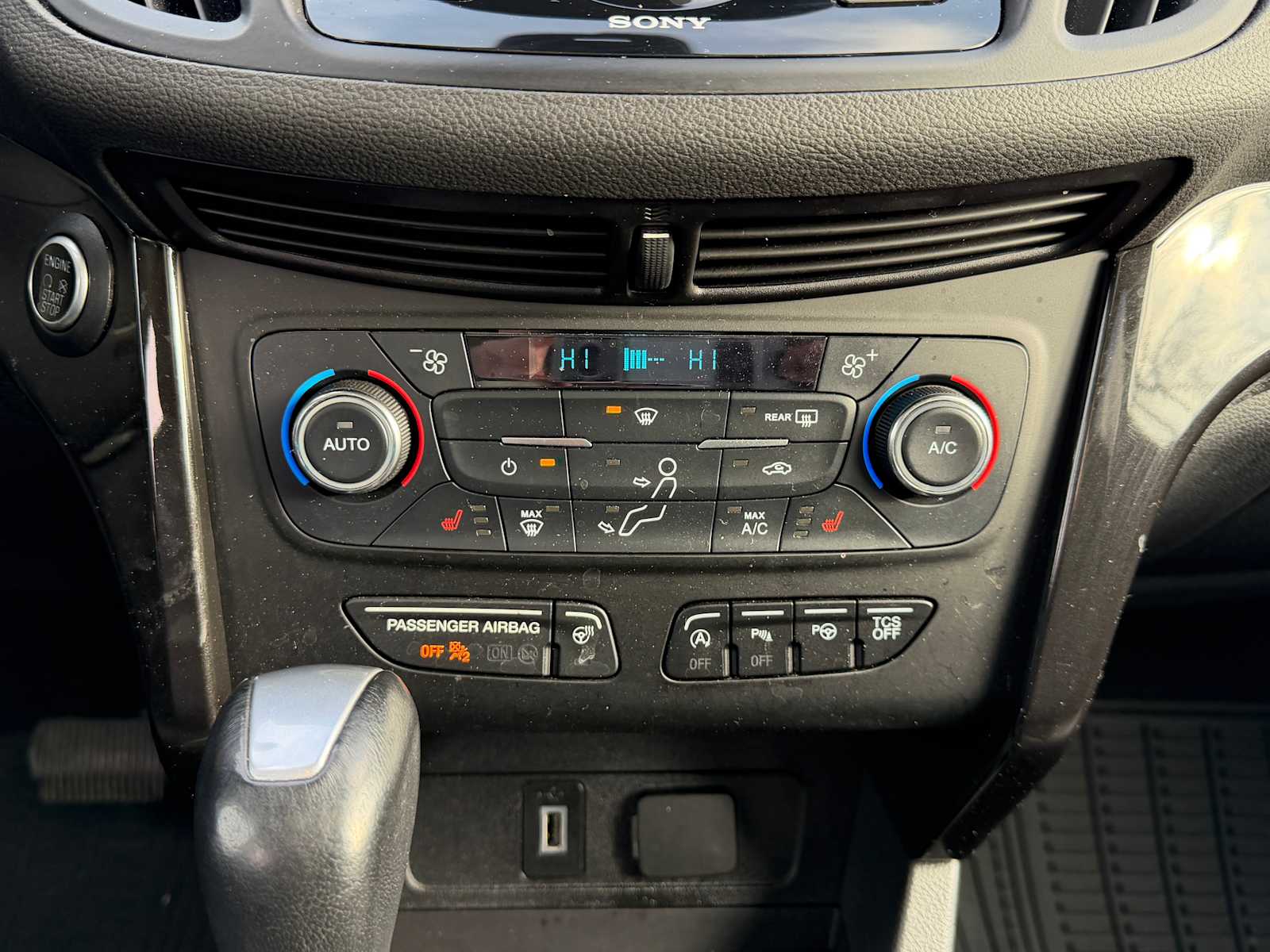 Thumbnail: 2017 Ford Escape - 17