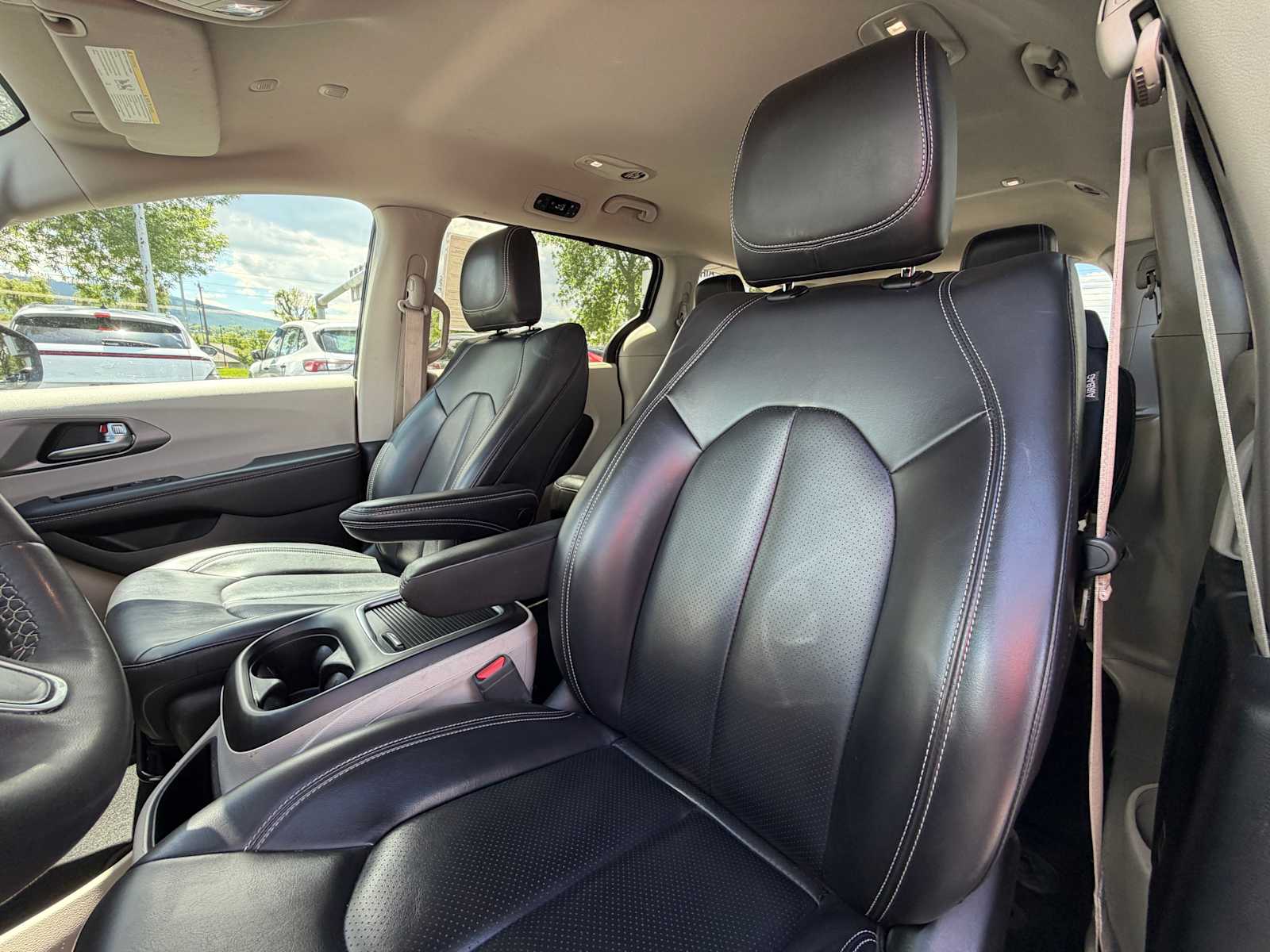Thumbnail: 2023 Chrysler Pacifica - 11