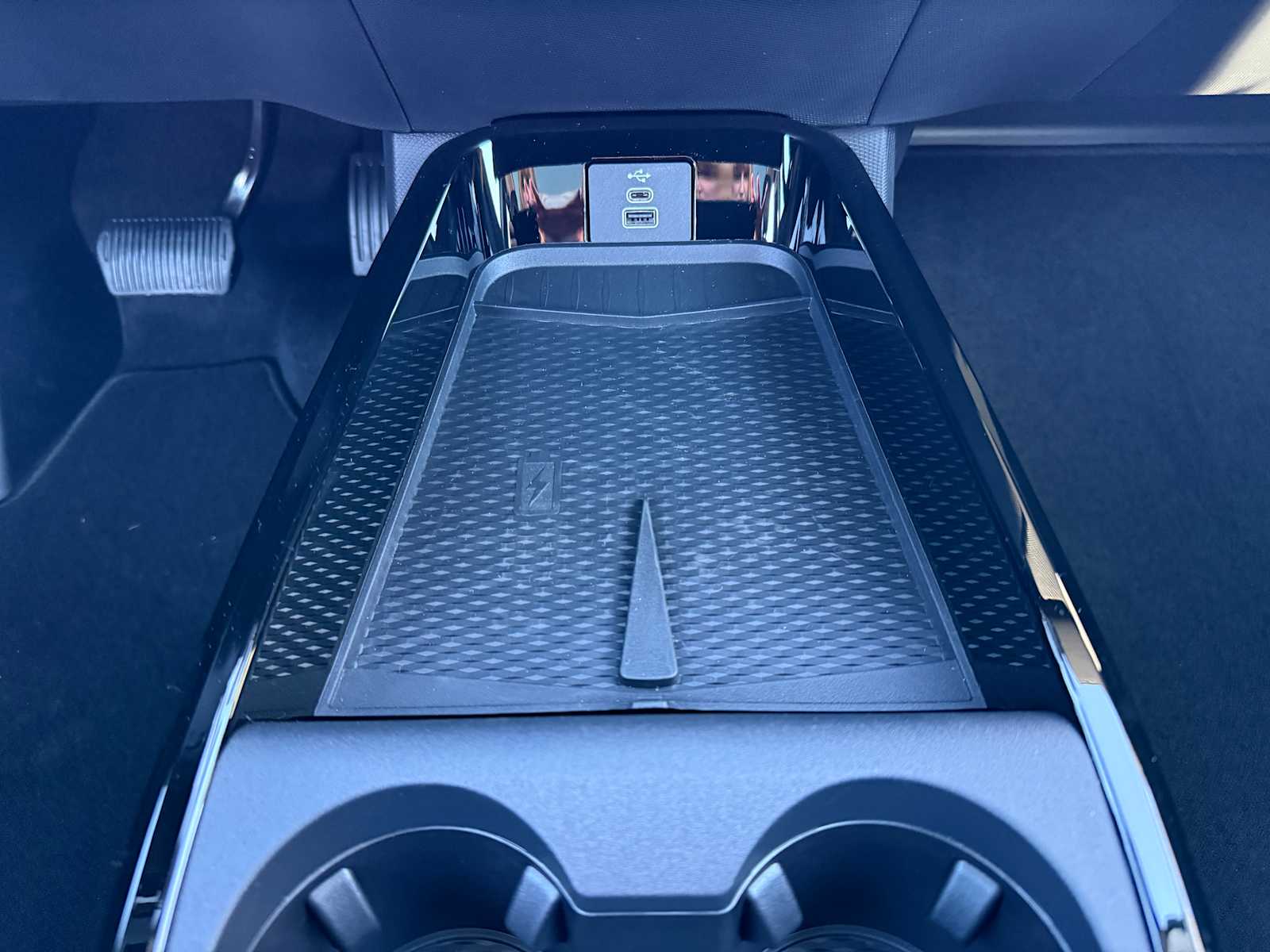 Thumbnail: 2025 Ford Mustang Mach-E - 17