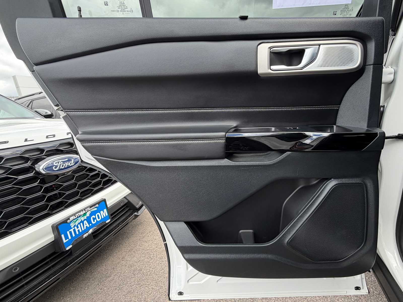 Thumbnail: 2024 Ford Explorer - 25