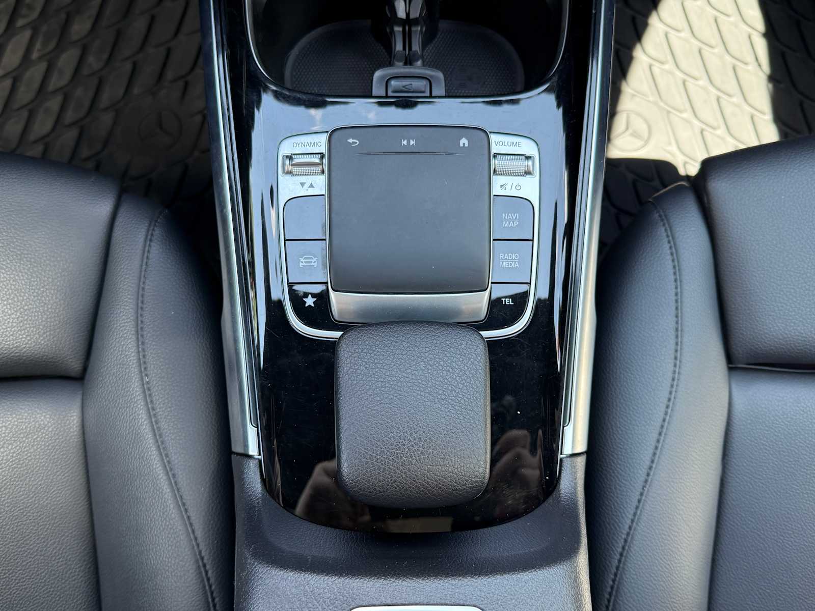 Thumbnail: 2020 Mercedes-Benz GLB - 19