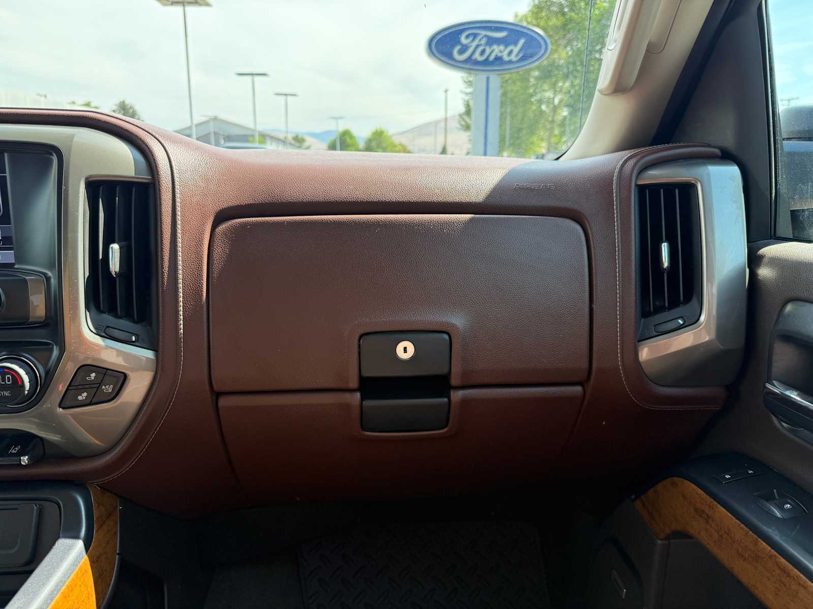 Thumbnail: 2015 Chevrolet Silverado 2500 - 23