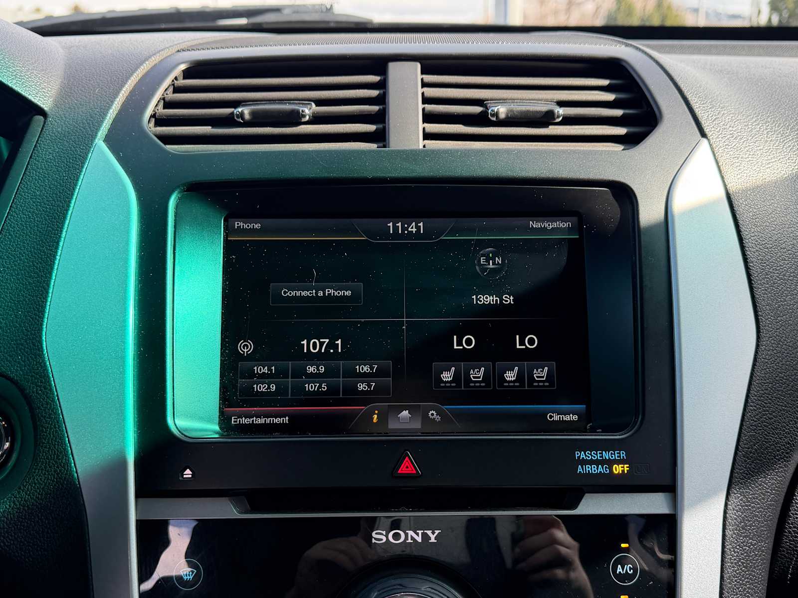 Thumbnail: 2014 Ford Explorer - 16