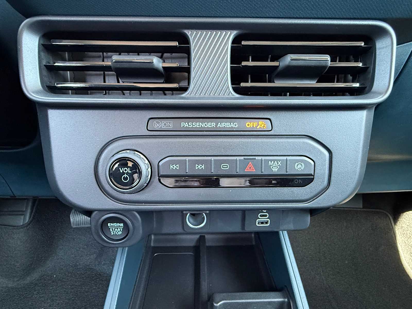 Thumbnail: 2025 Ford Maverick - 15