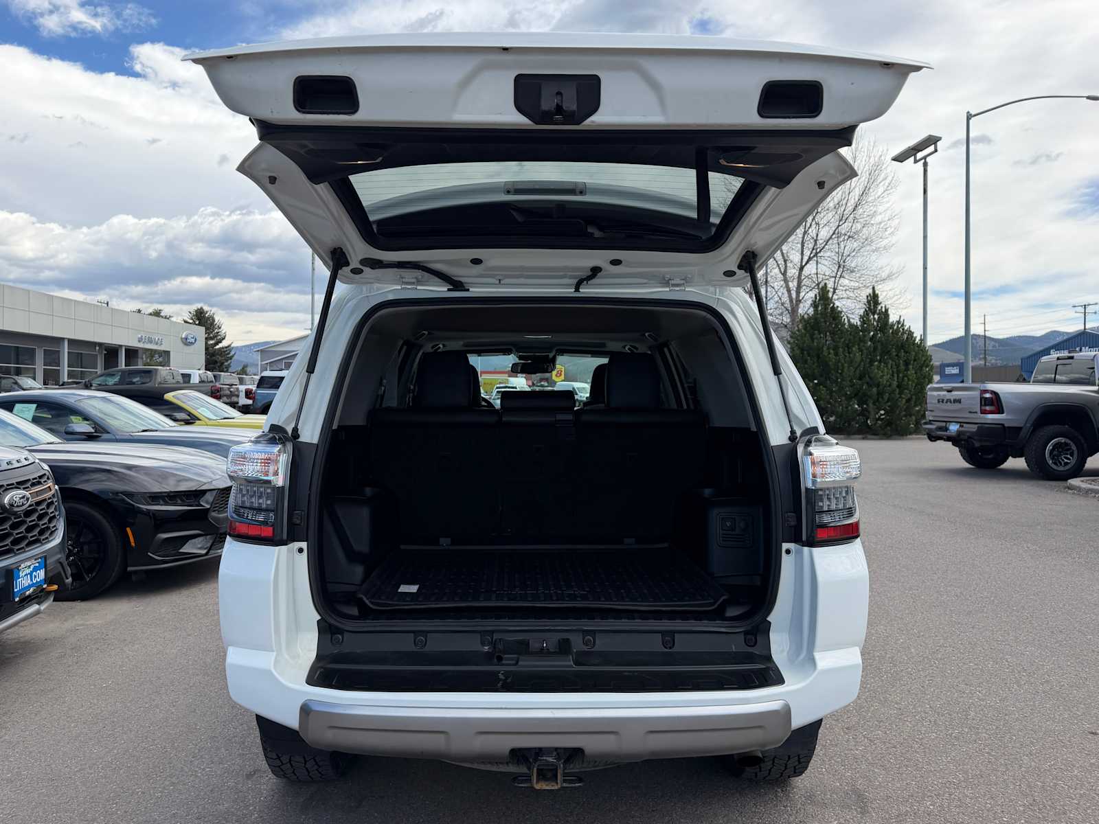 Thumbnail: 2022 Toyota 4Runner - 9