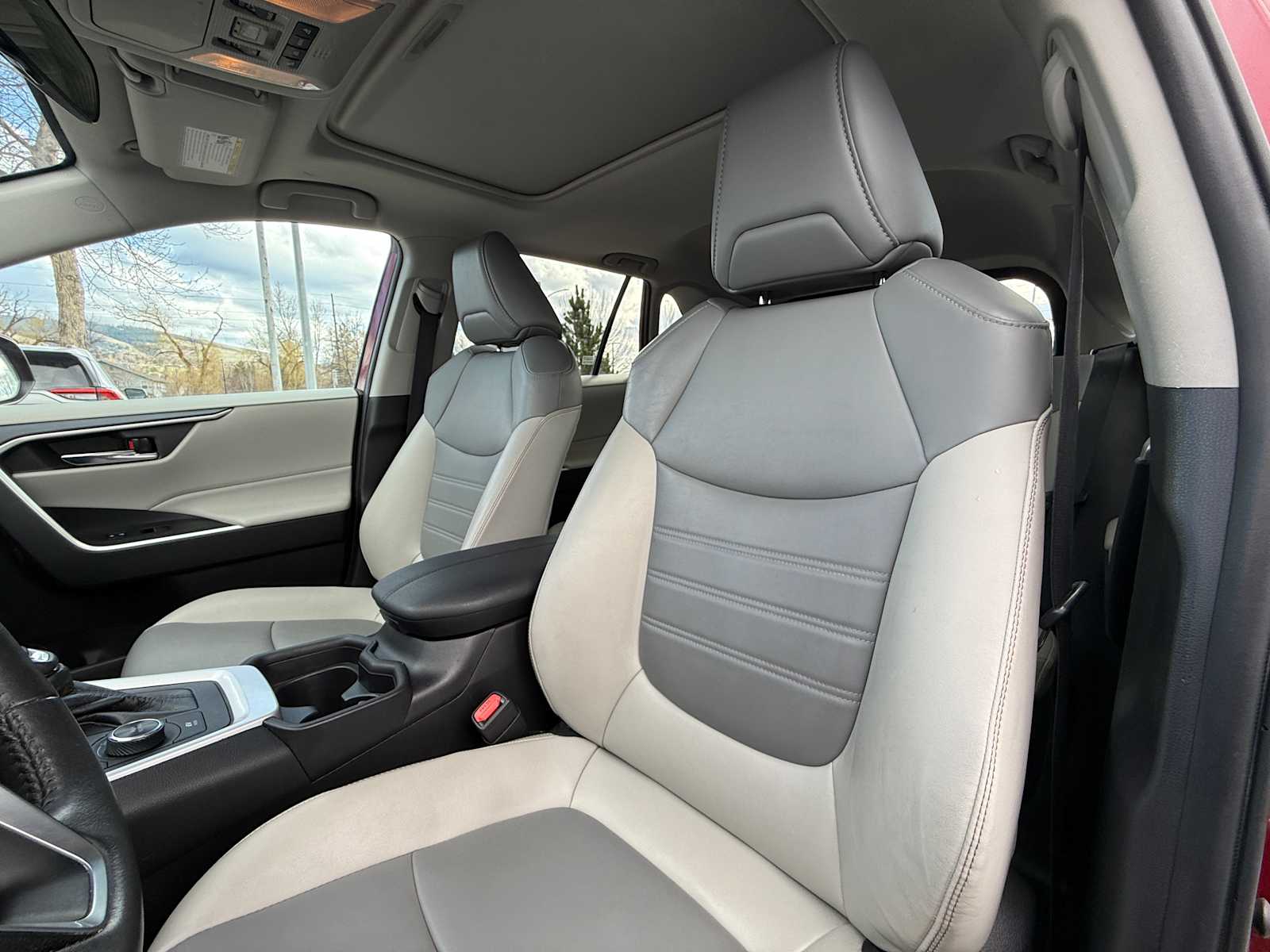 Thumbnail: 2021 Toyota RAV4 - 11