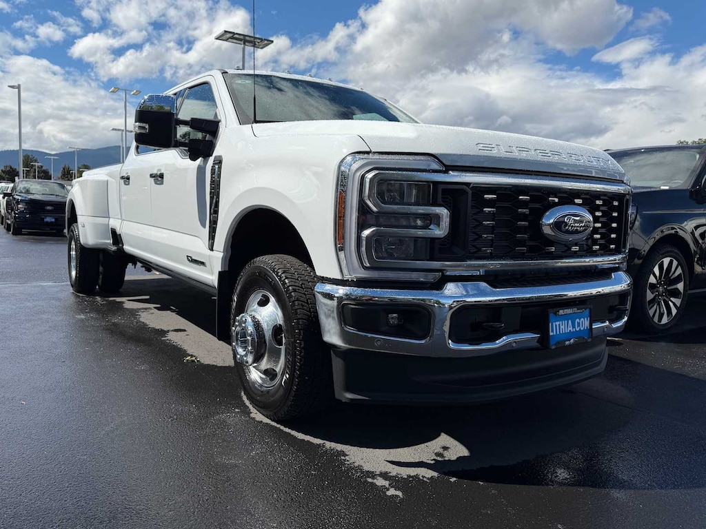 New 2026 Ford F-350 Lariat Truck Crew Cab