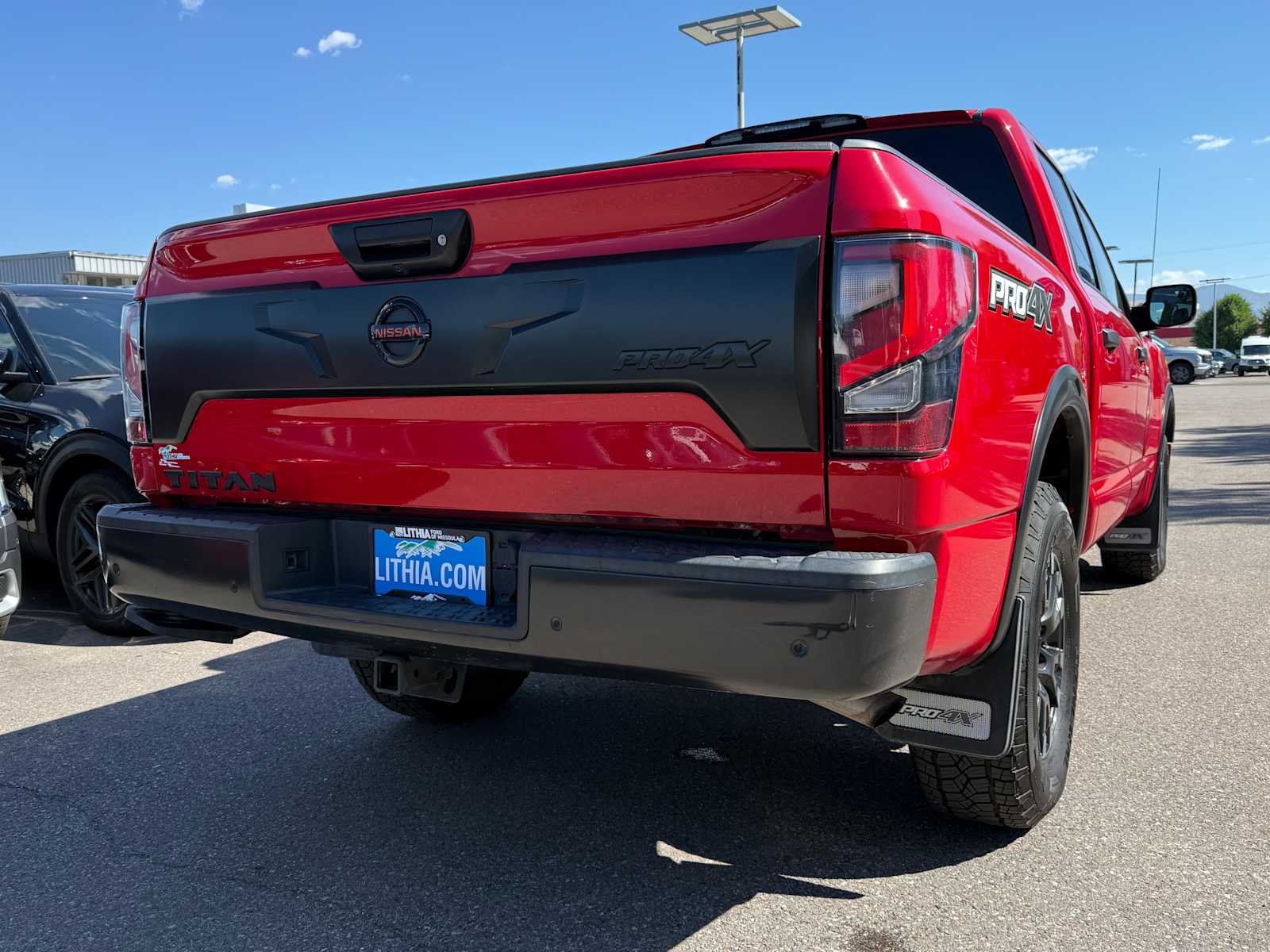 Thumbnail: 2021 Nissan Titan - 7