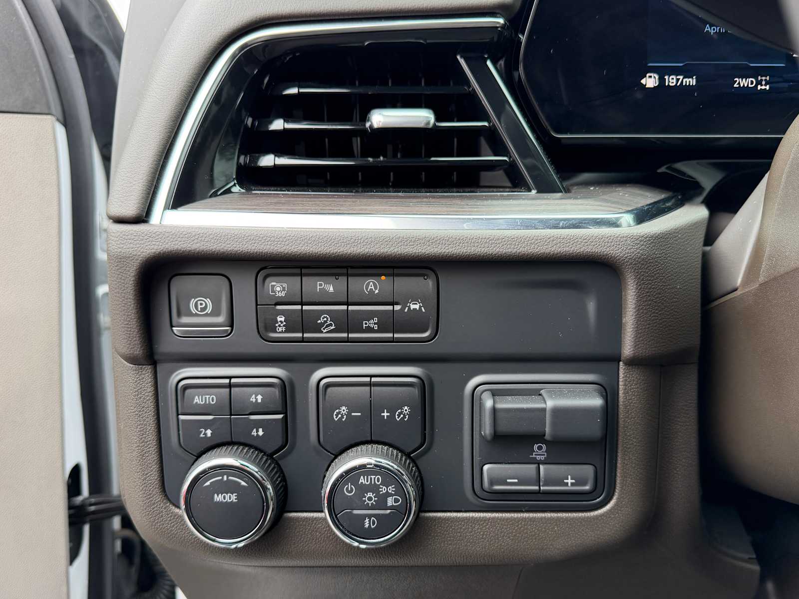 Thumbnail: 2025 Chevrolet Tahoe - 13