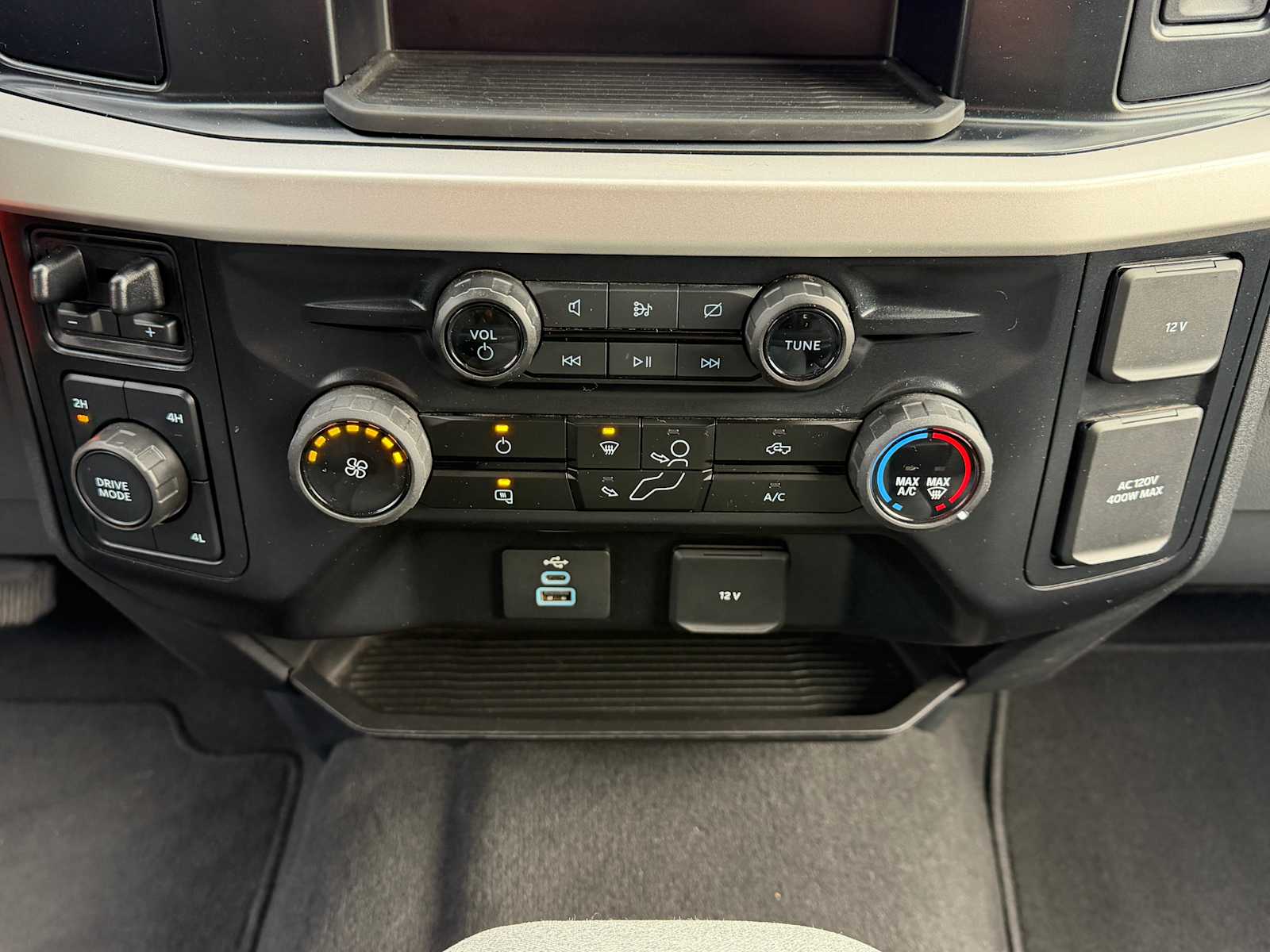 Thumbnail: 2024 Ford Econoline - 19