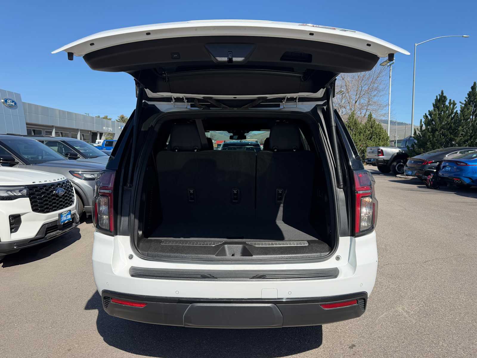 Thumbnail: 2023 Chevrolet Tahoe - 9