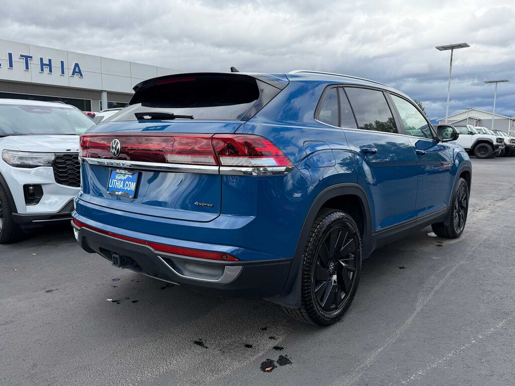 Used 2025 Volkswagen Atlas Cross Sport 2.0T SE w/Technology SUV
