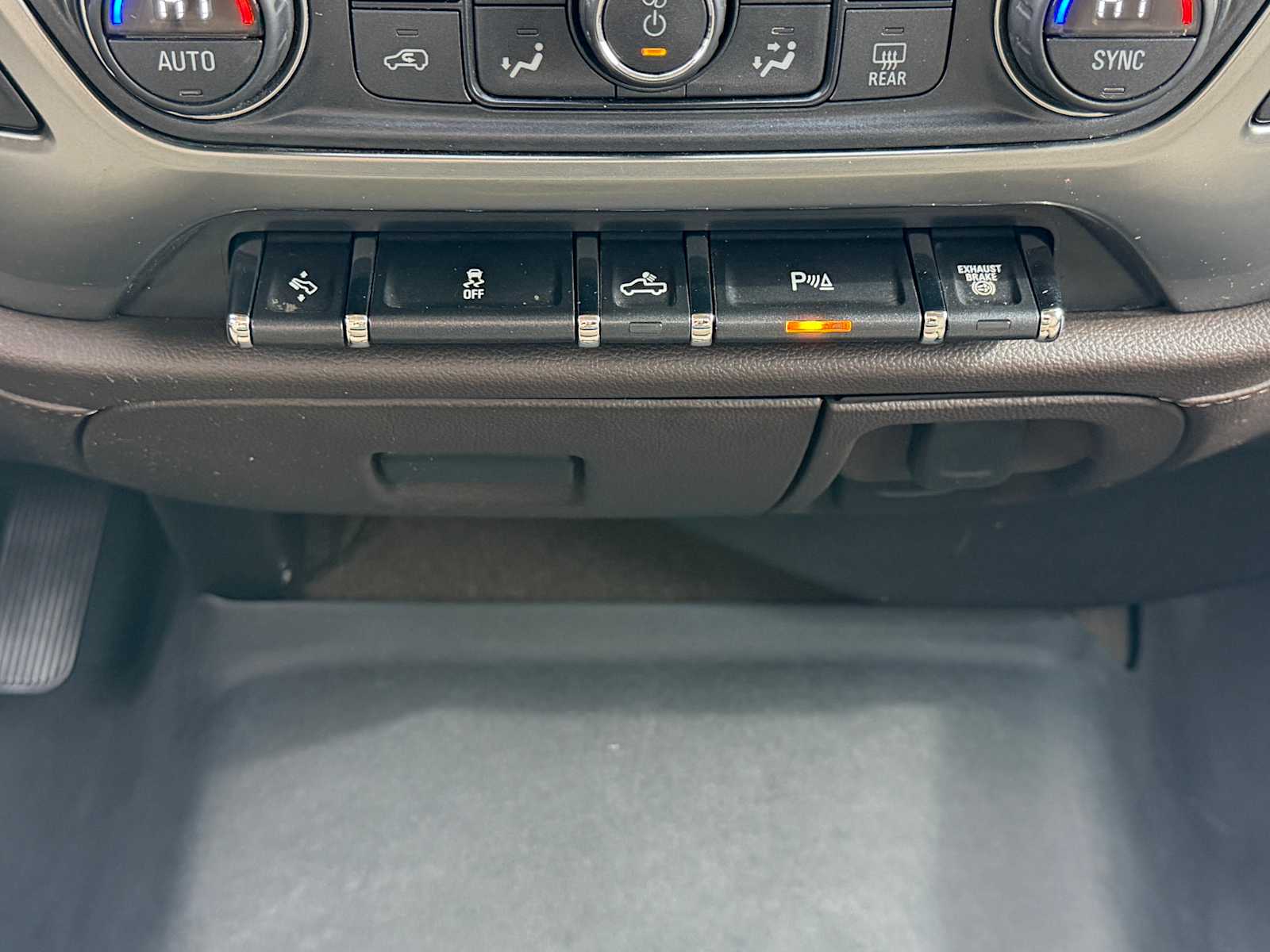 Thumbnail: 2015 Chevrolet Silverado 2500 - 18