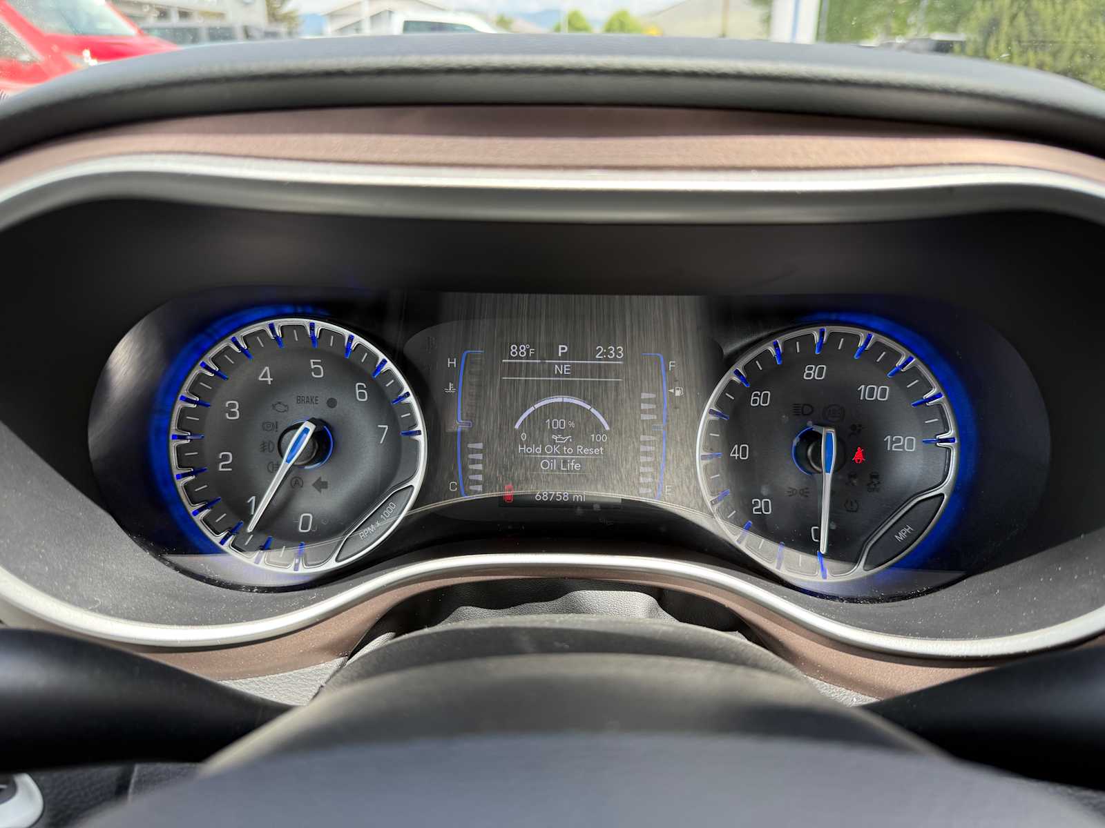 2023 Chrysler Voyager LX 14