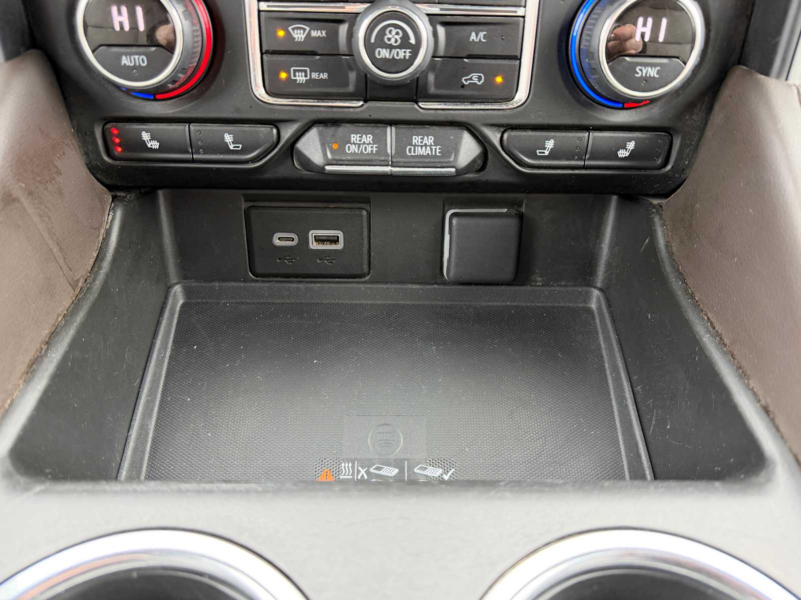 Thumbnail: 2023 Chevrolet Tahoe - 18