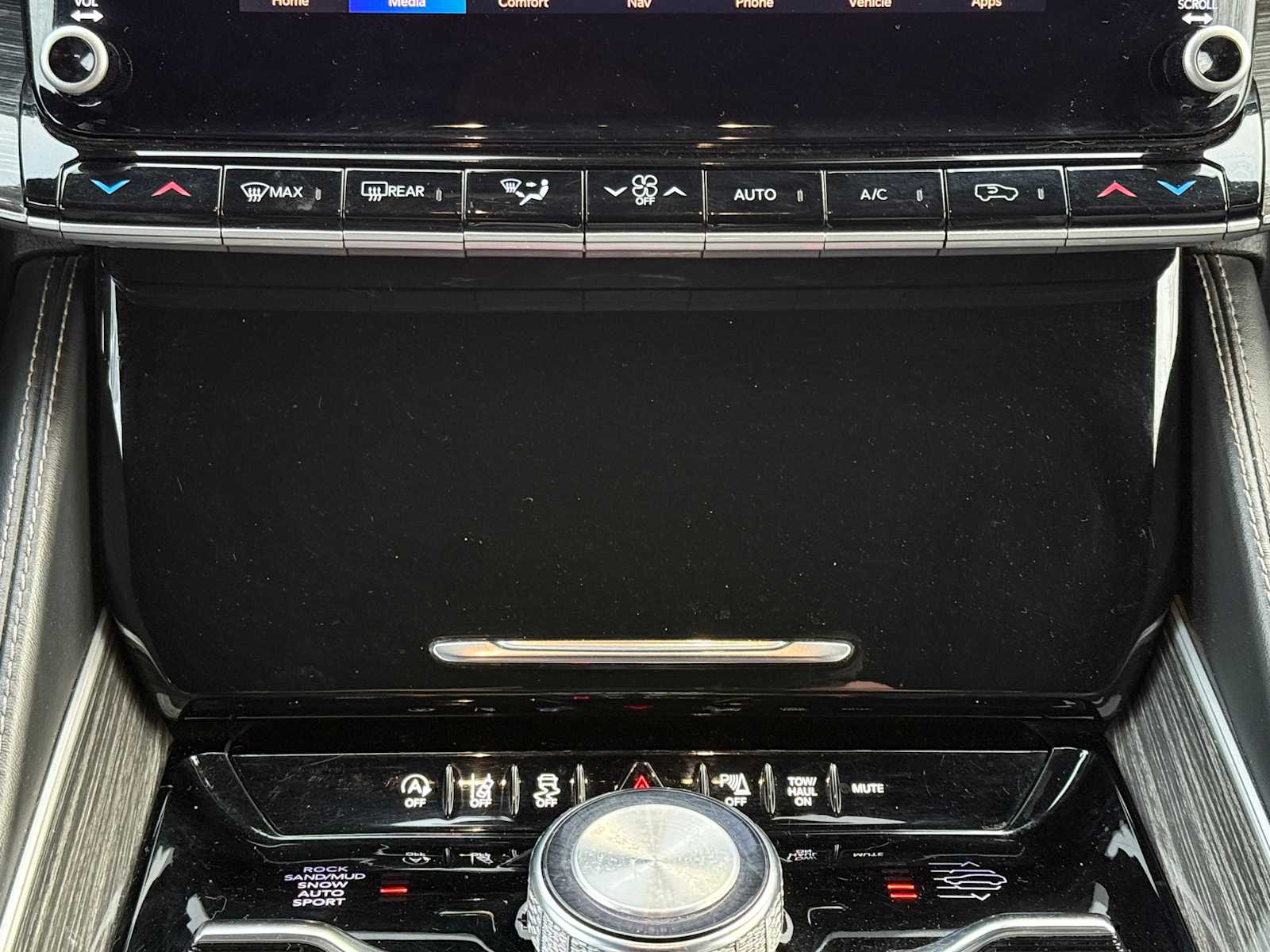 Thumbnail: 2022 Jeep Wagoneer - 18