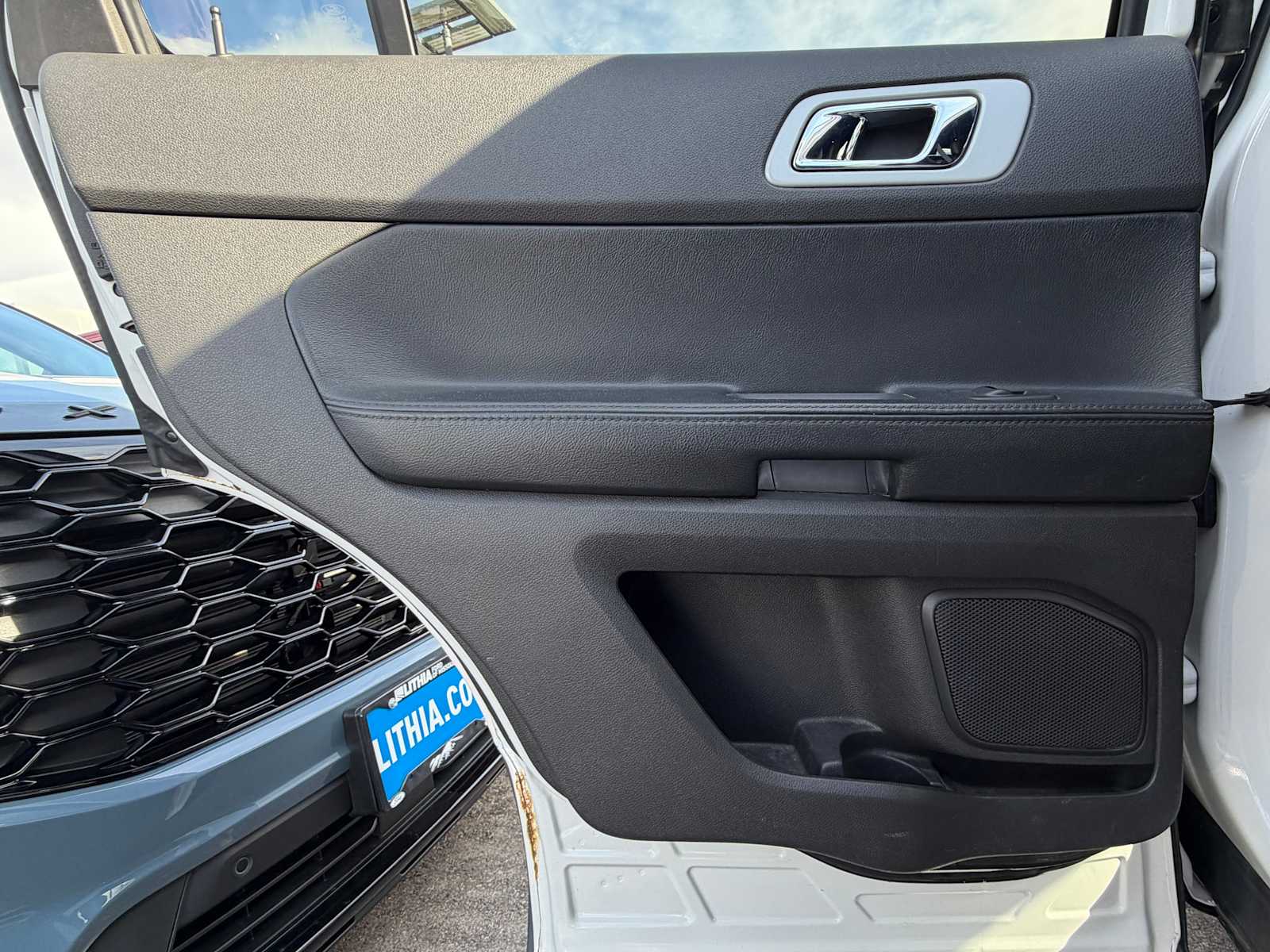 Thumbnail: 2014 Ford Explorer - 23