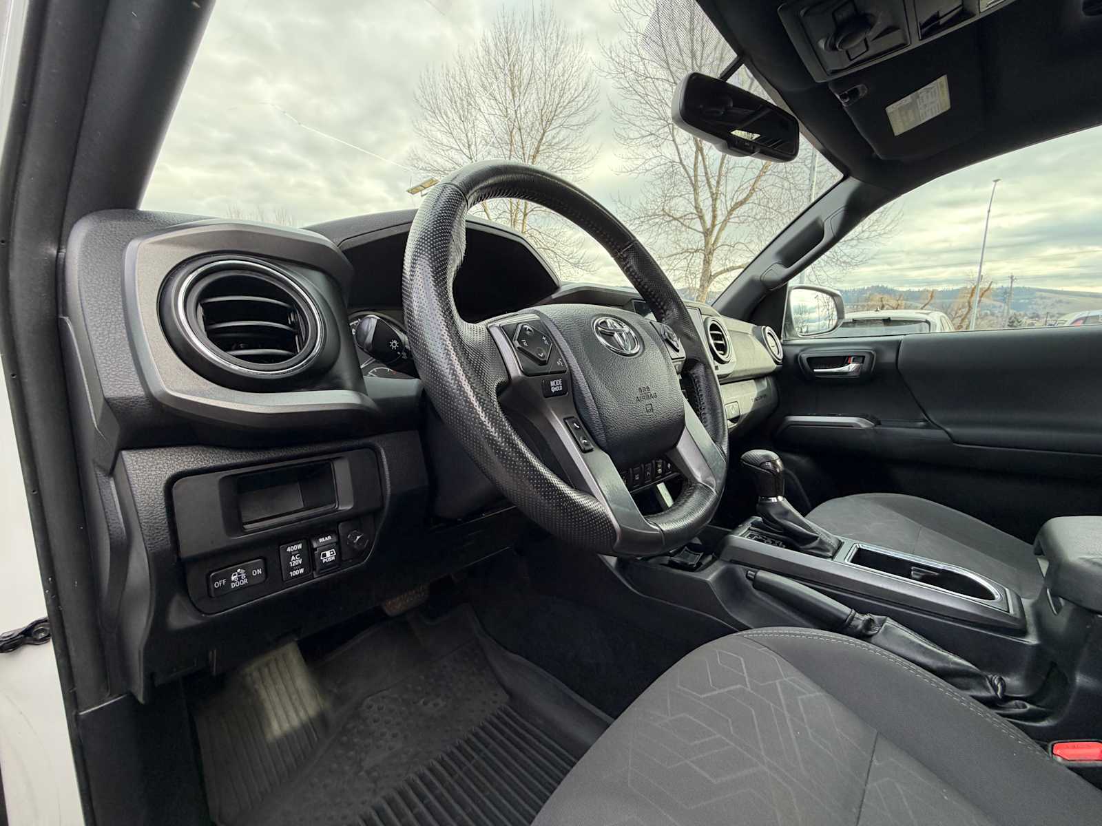 Thumbnail: 2017 Toyota Tacoma - 12