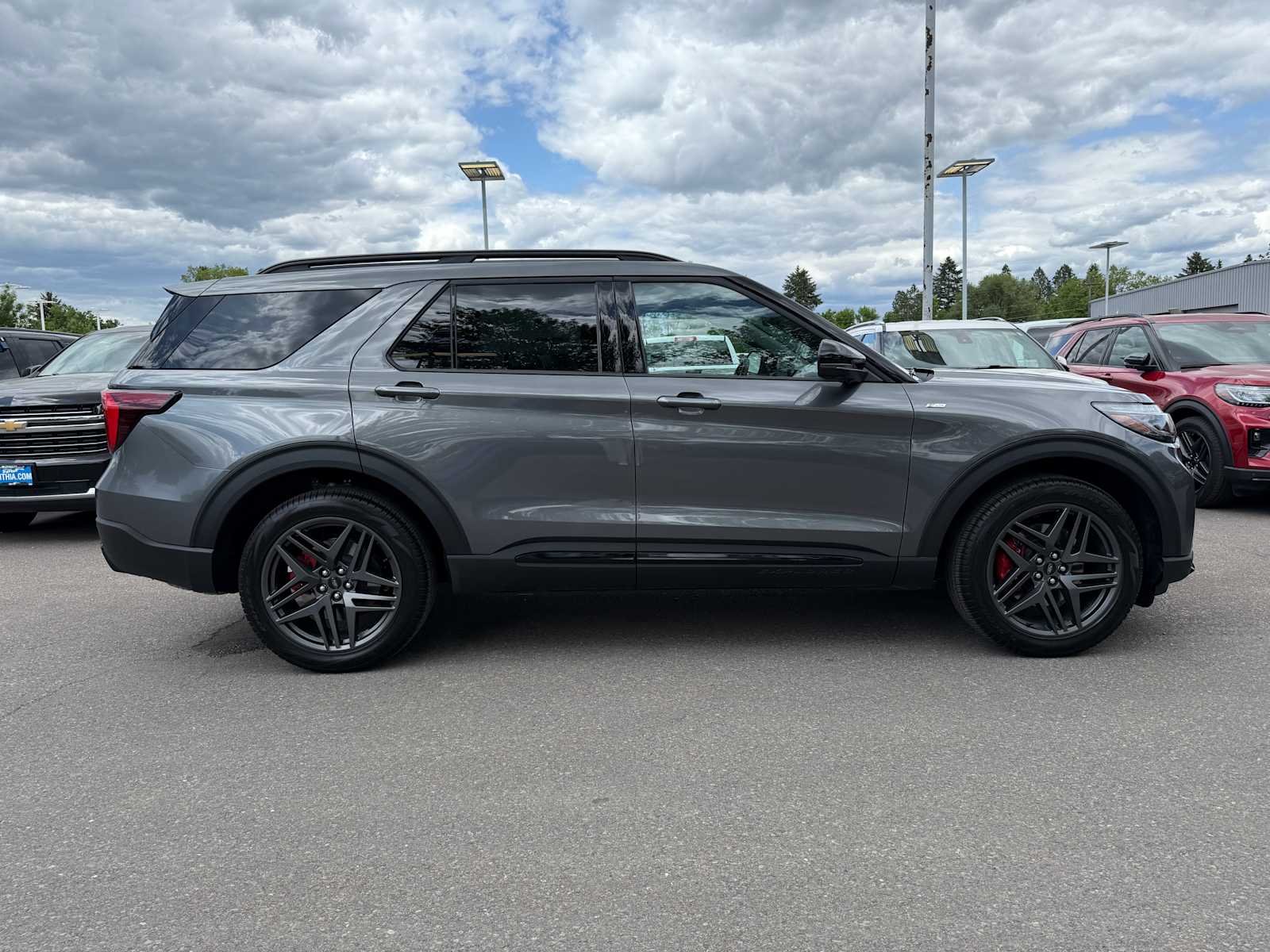 2025 Ford Explorer ST-Line 6