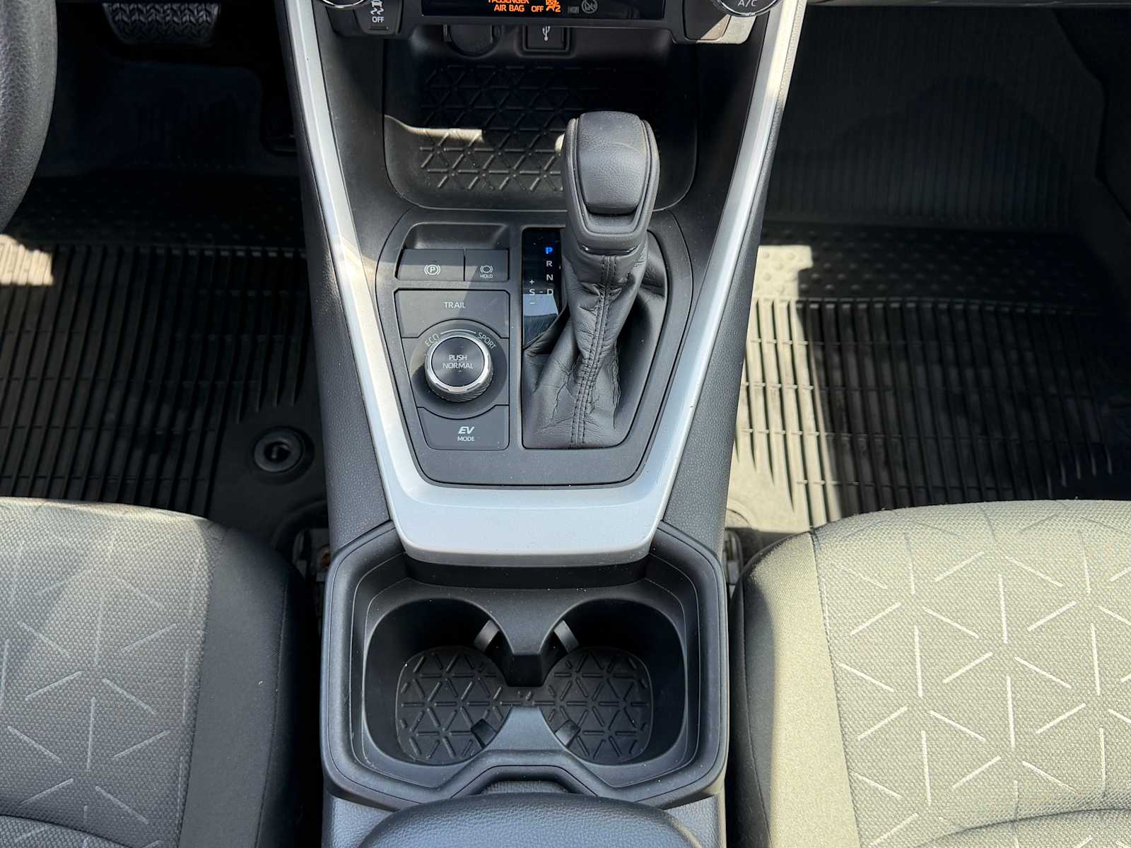 Thumbnail: 2021 Toyota RAV4 - 20