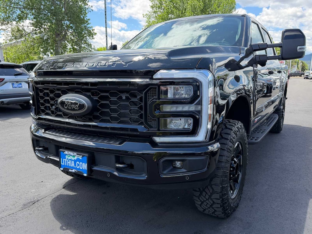 New 2026 Ford F-350 Lariat Truck Crew Cab