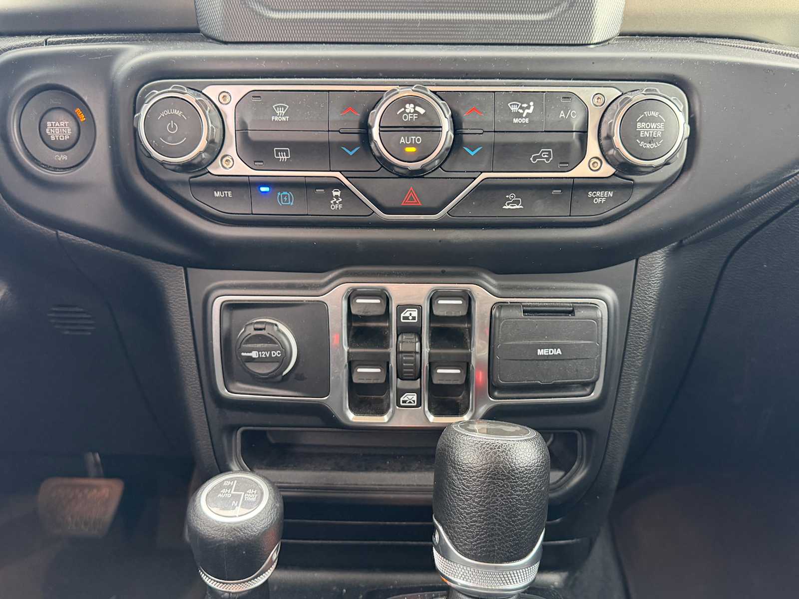 Thumbnail: 2023 Jeep Wrangler - 16