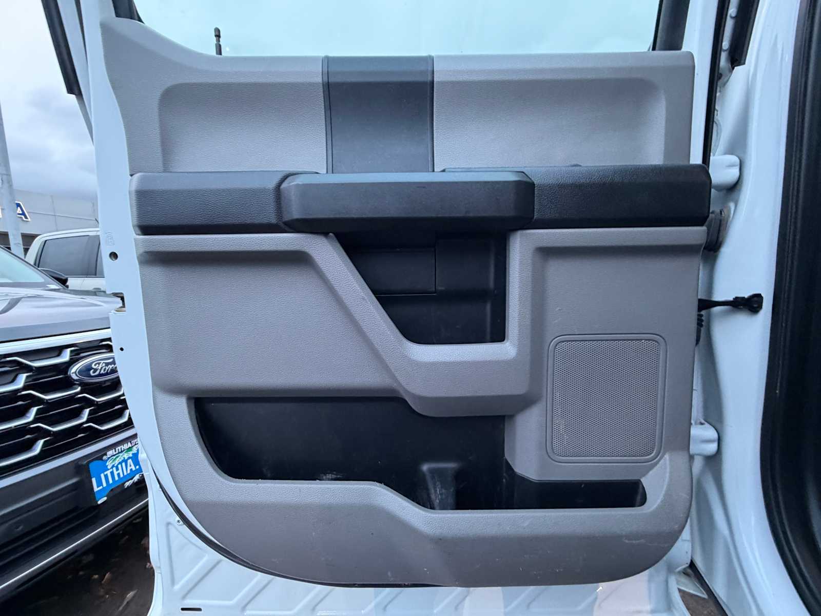 Thumbnail: 2019 Ford Econoline - 25