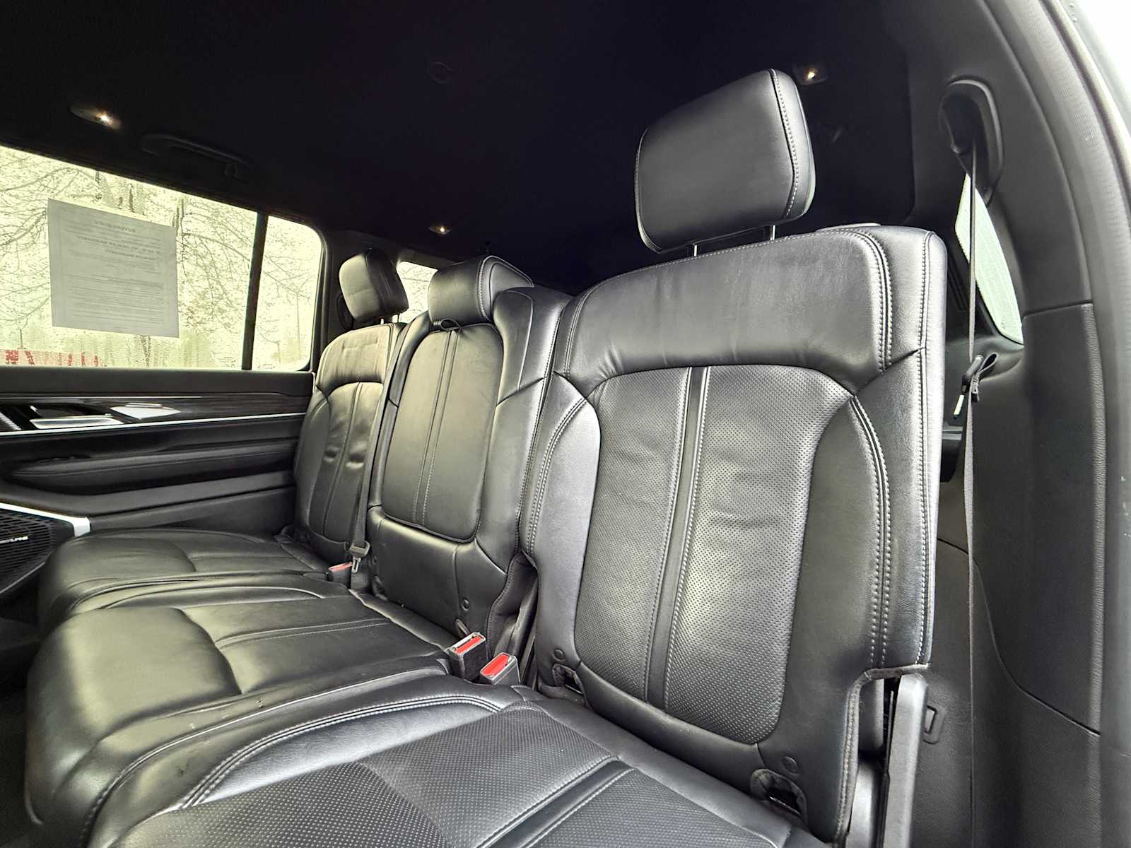 Thumbnail: 2022 Jeep Wagoneer - 26