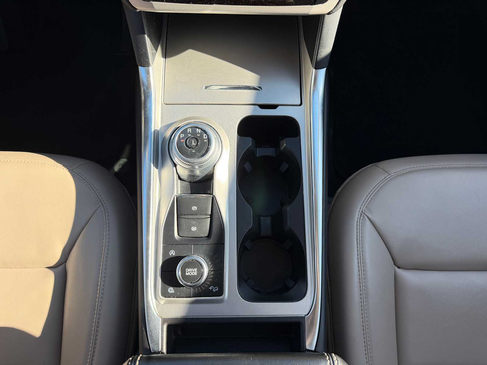 Thumbnail: 2024 Ford Explorer - 19