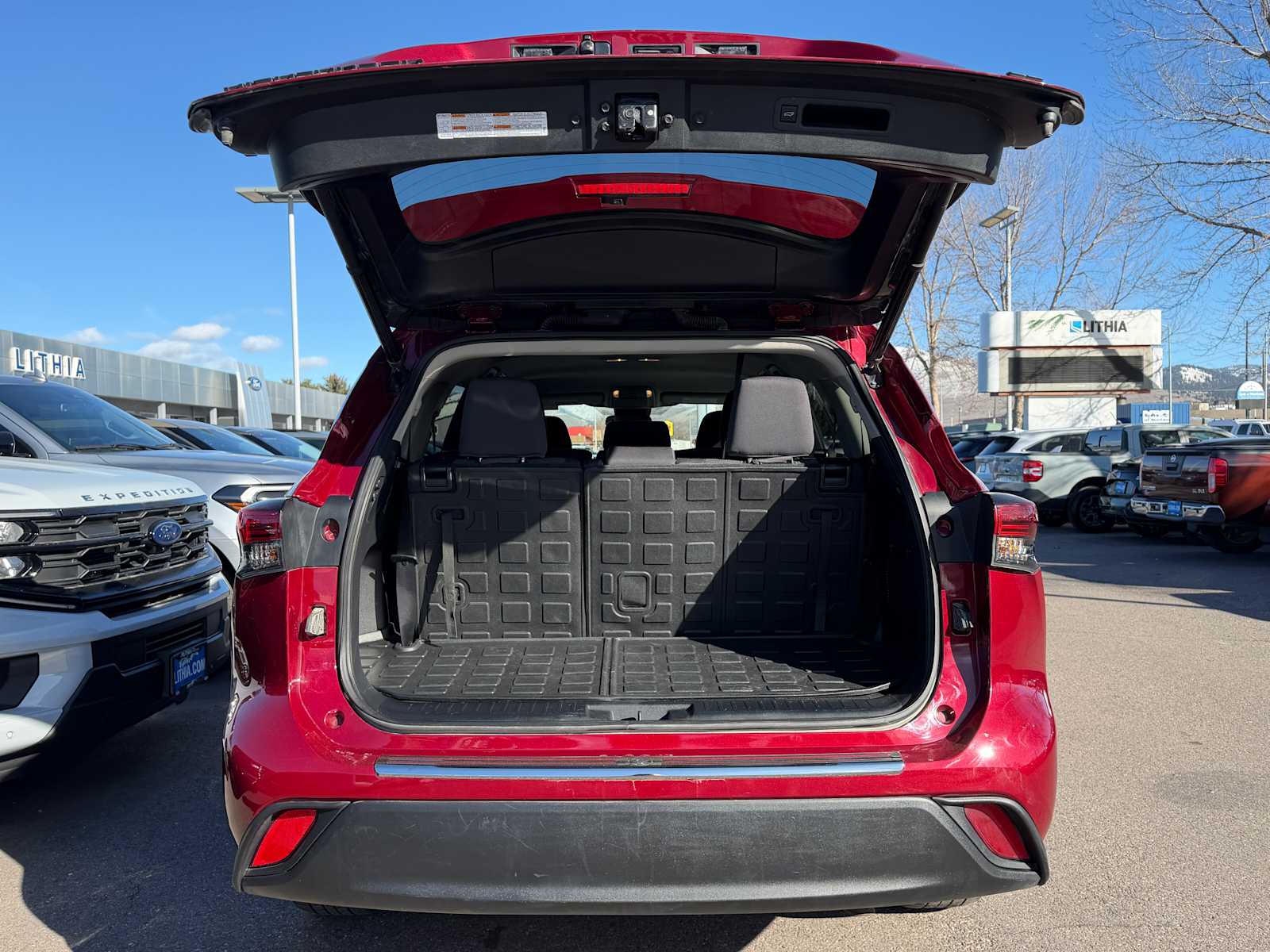 Thumbnail: 2022 Toyota Highlander - 9