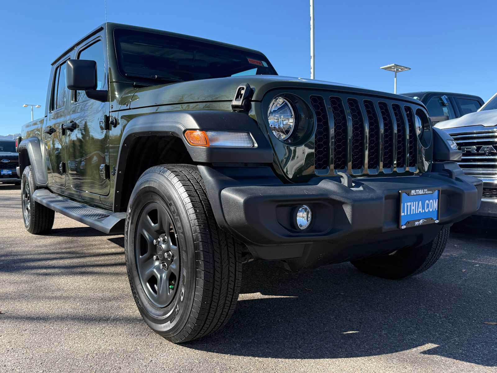 2022 Jeep Gladiator Sport photo 2