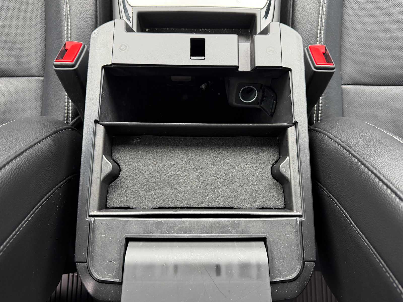 Thumbnail: 2023 Ford Explorer - 25