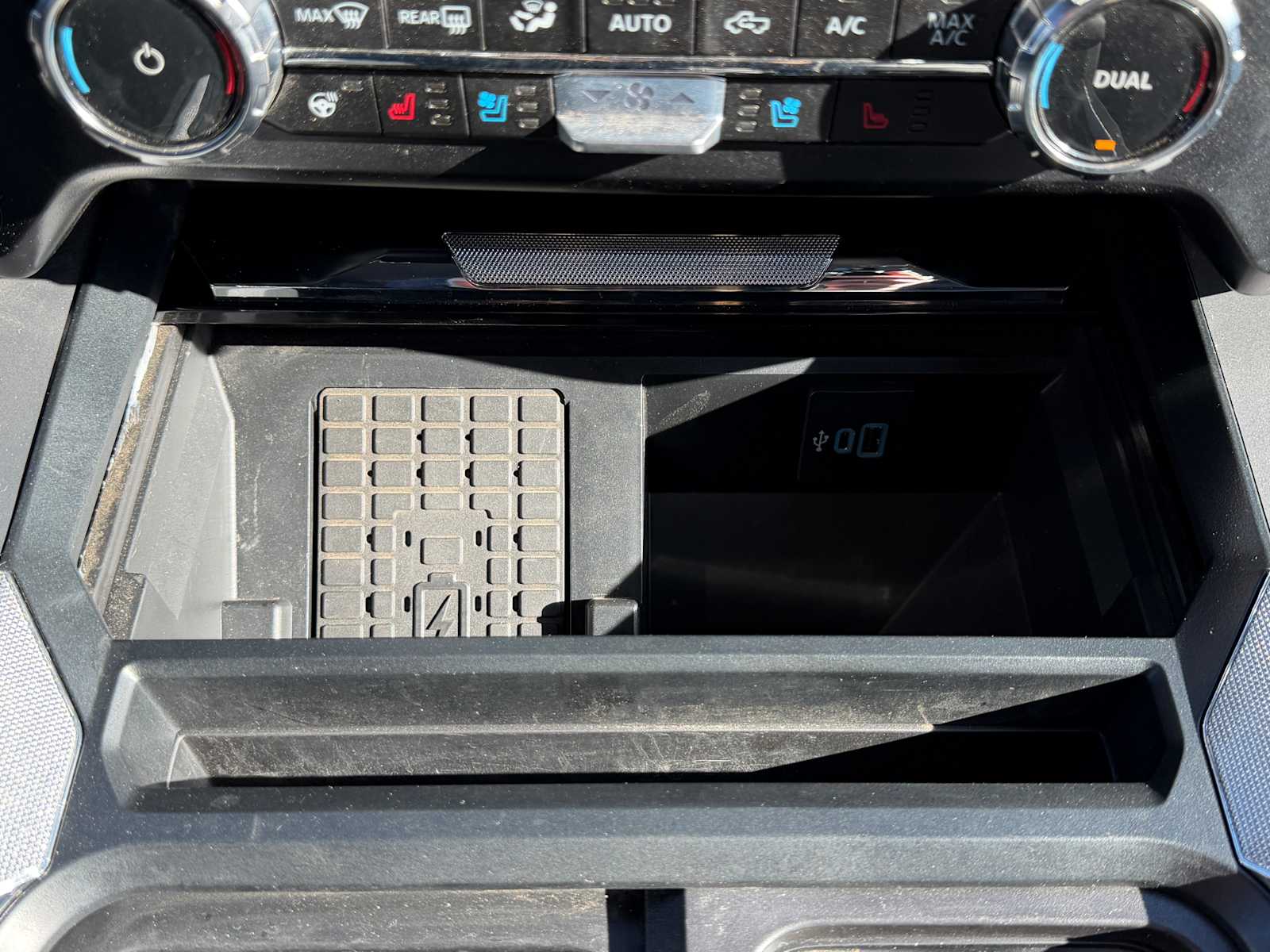 Thumbnail: 2024 Ford Econoline - 24