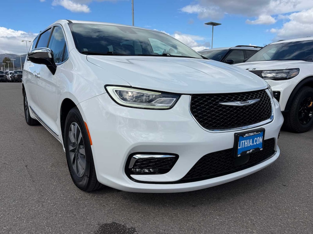 Used 2023 Chrysler Pacifica Hybrid Limited Van