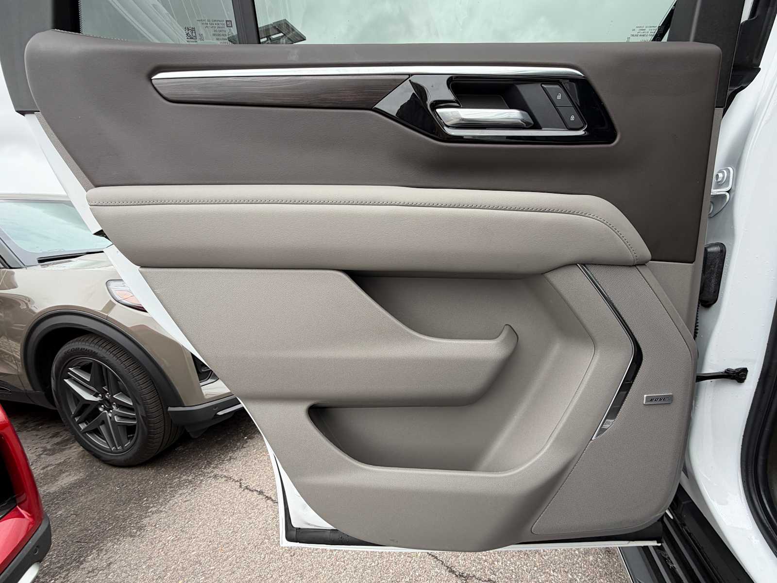 Thumbnail: 2025 Chevrolet Tahoe - 25