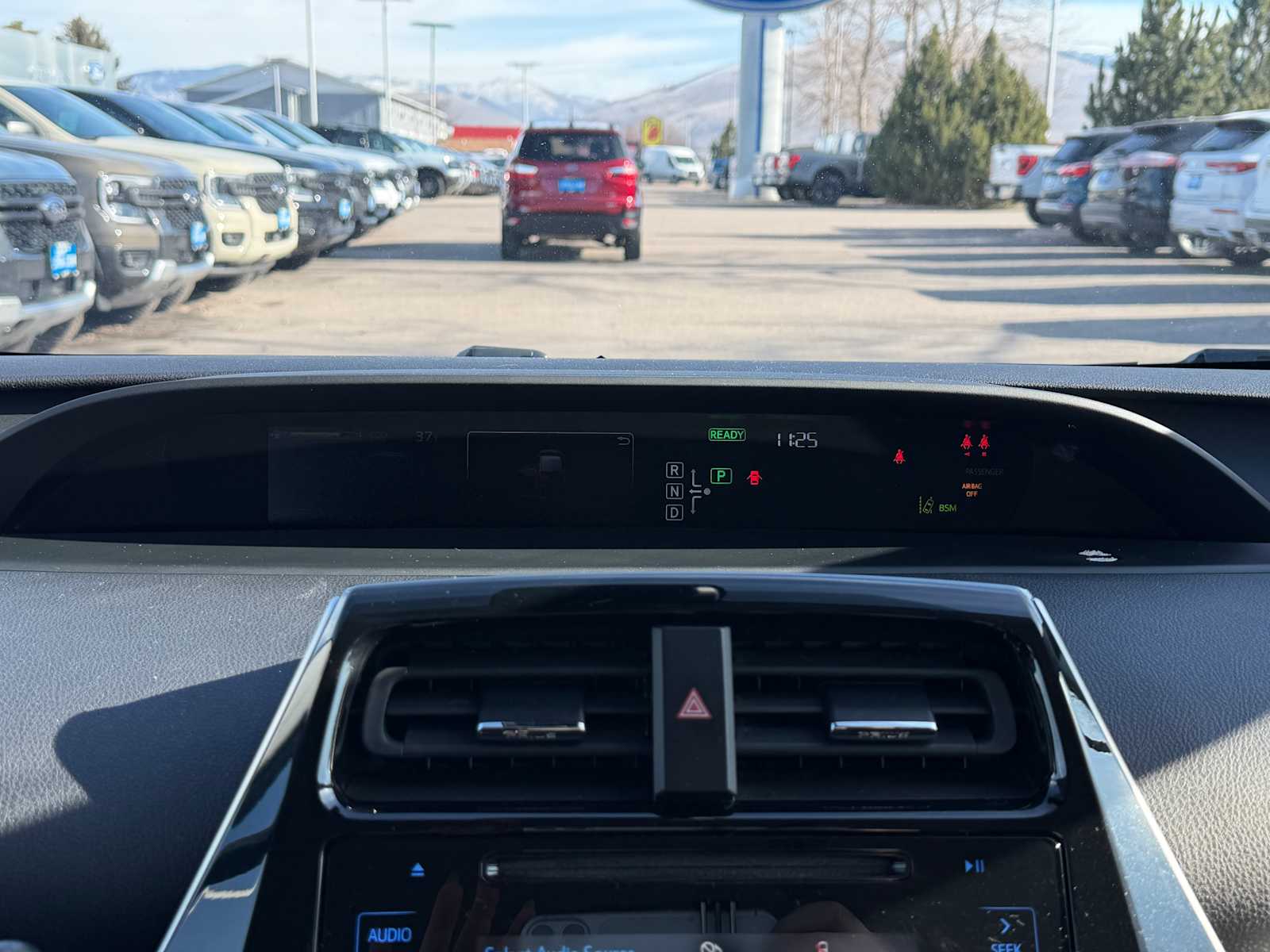 Thumbnail: 2018 Toyota Prius - 18