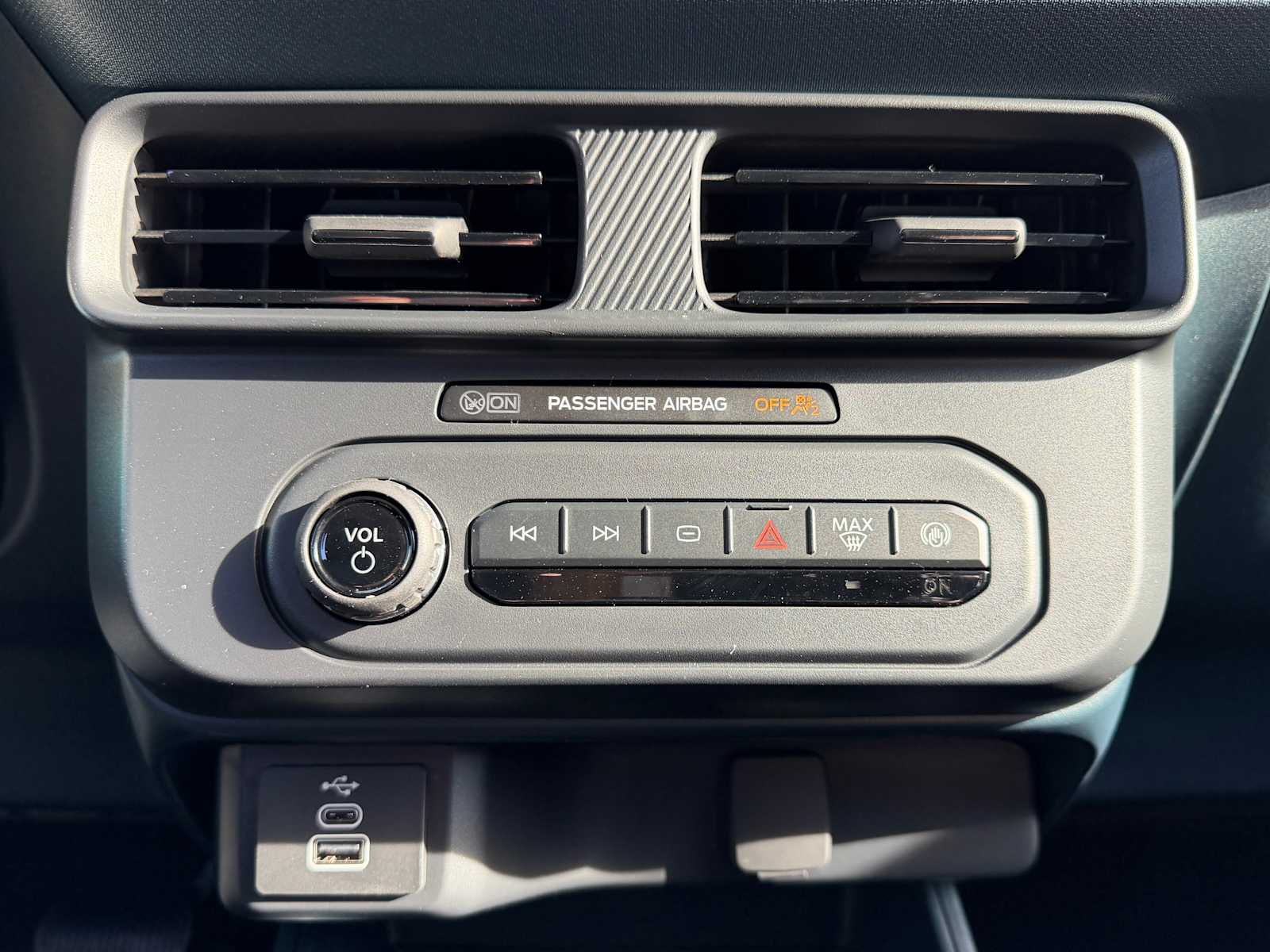 Thumbnail: 2025 Ford Maverick - 17