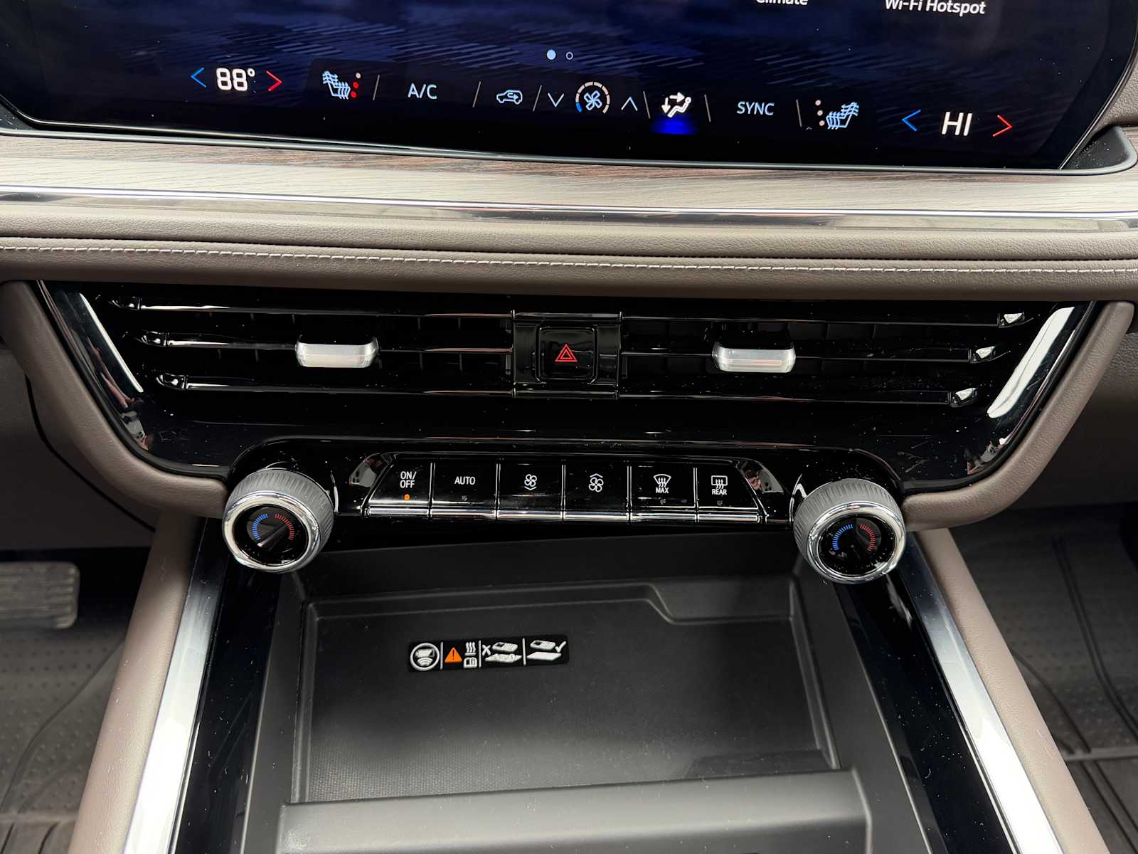 Thumbnail: 2025 Chevrolet Tahoe - 19