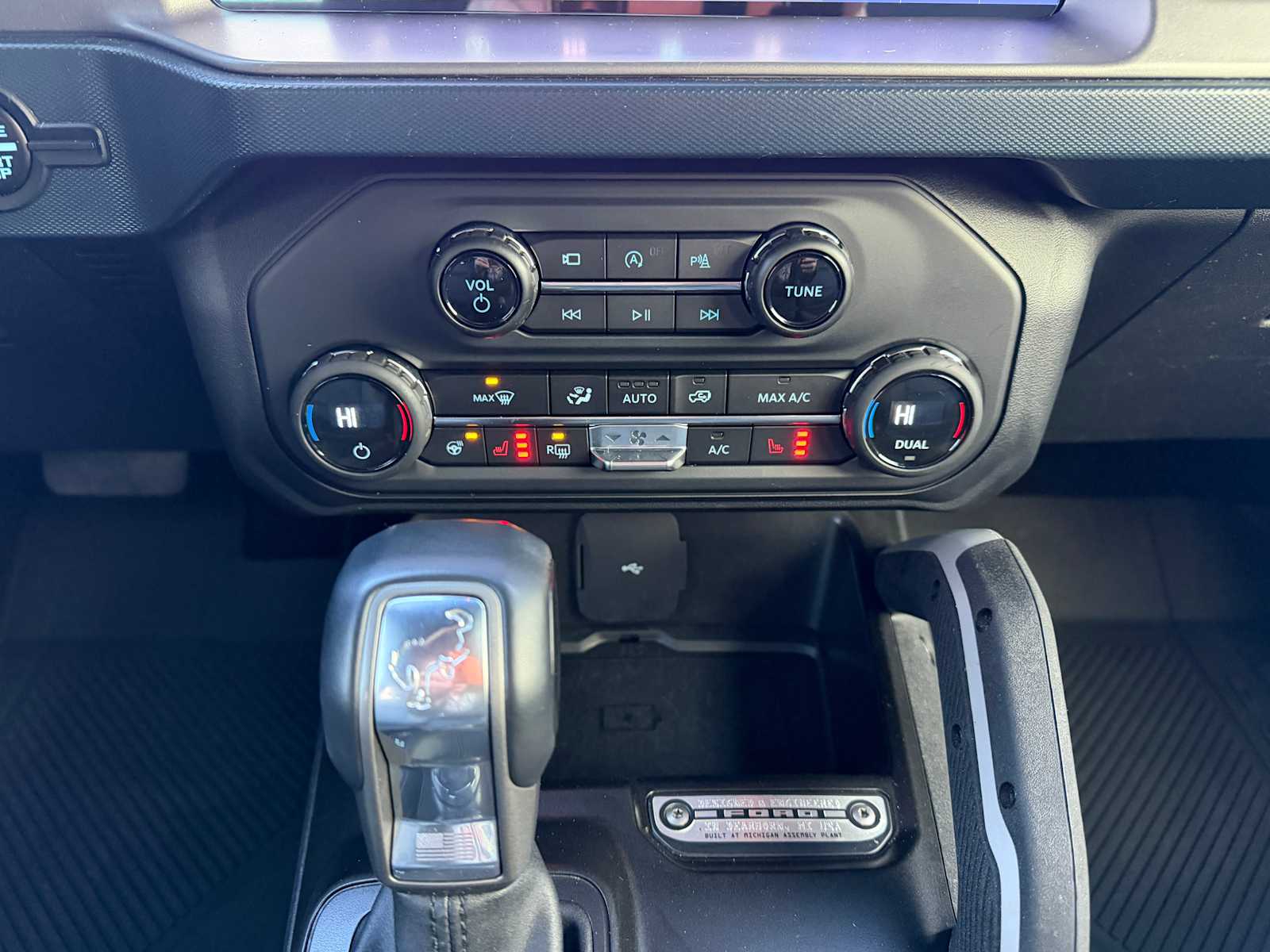 Thumbnail: 2023 Ford Bronco - 16