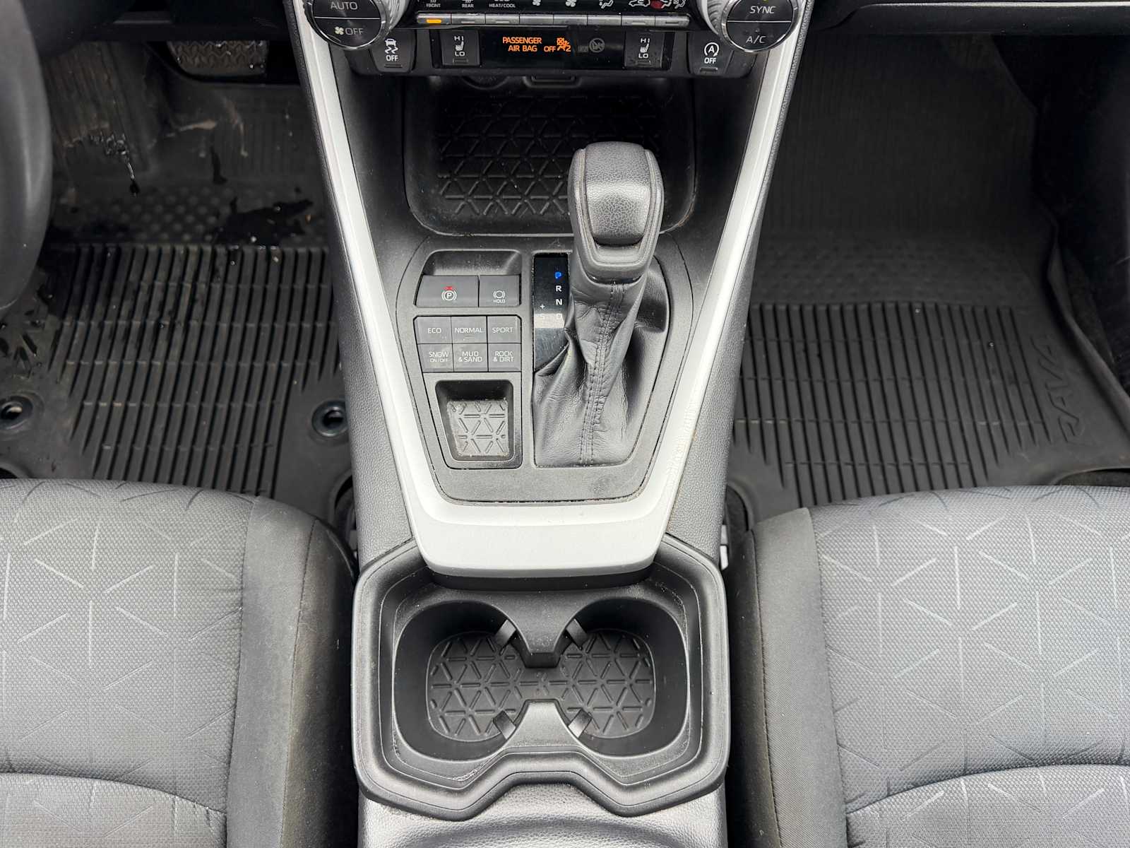 Thumbnail: 2021 Toyota RAV4 - 22