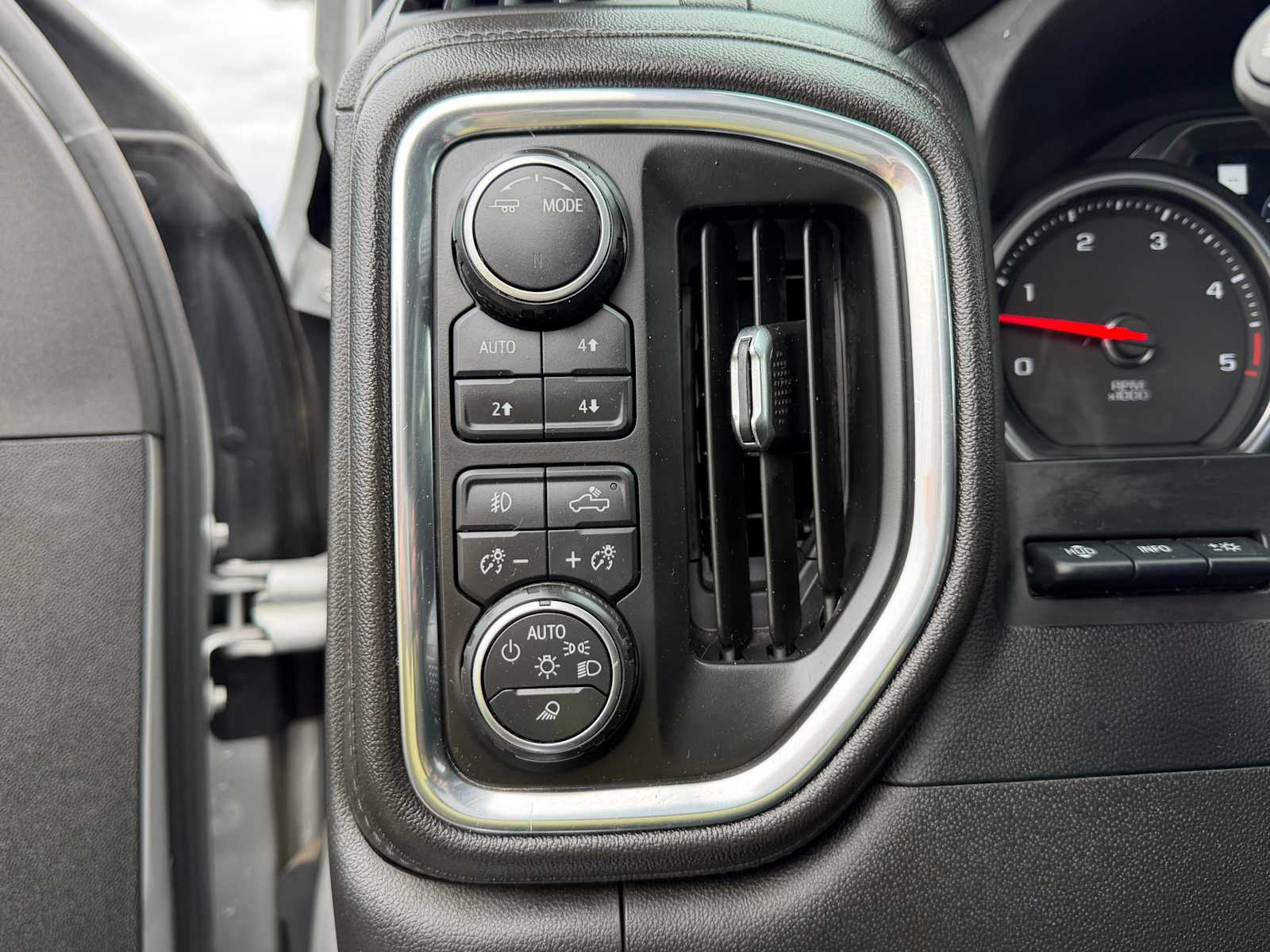 Thumbnail: 2022 Chevrolet Silverado 3500 - 12