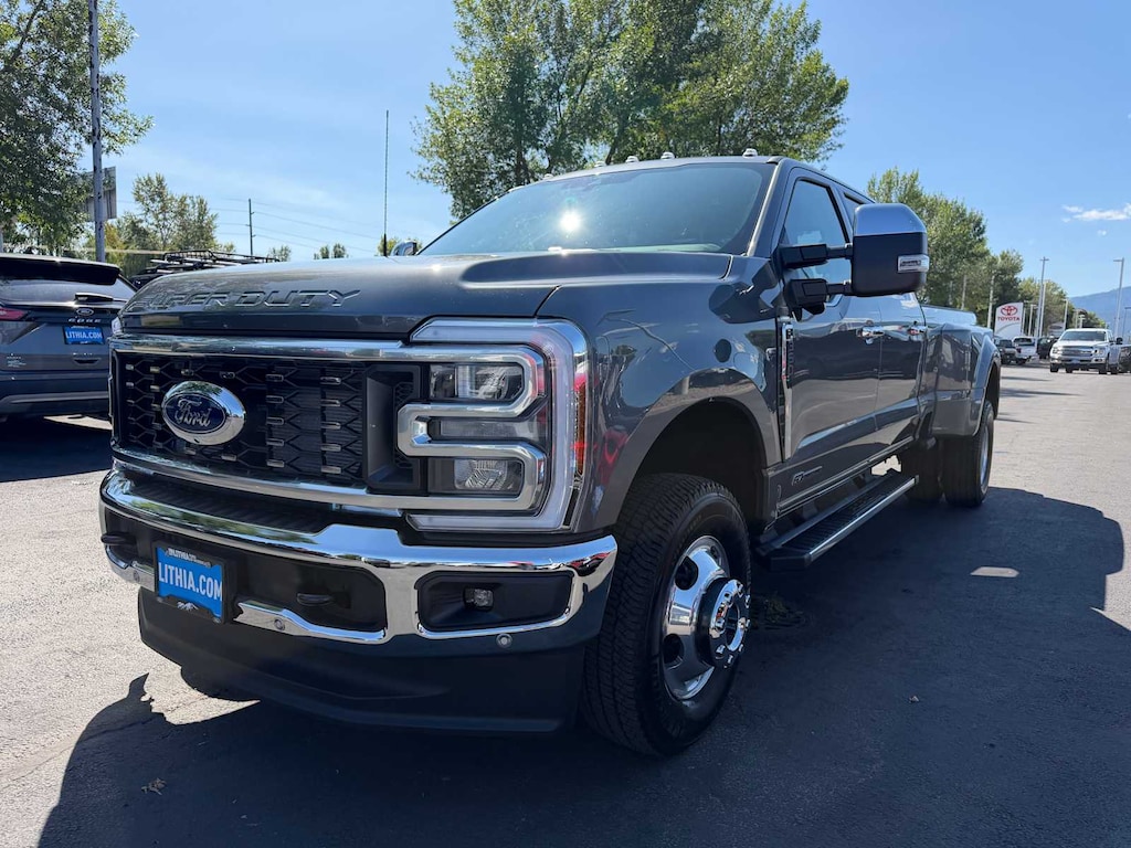 New 2026 Ford F-350 Lariat Truck Crew Cab