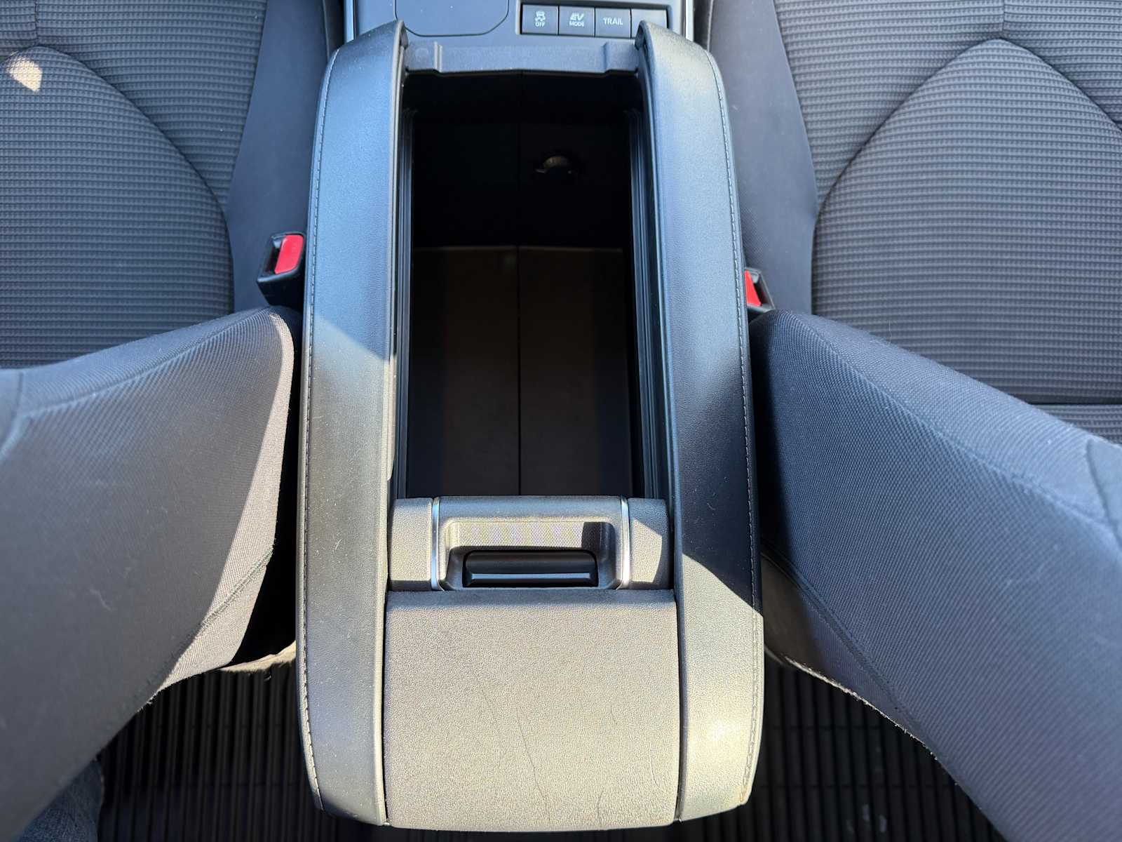 Thumbnail: 2022 Toyota Highlander - 21