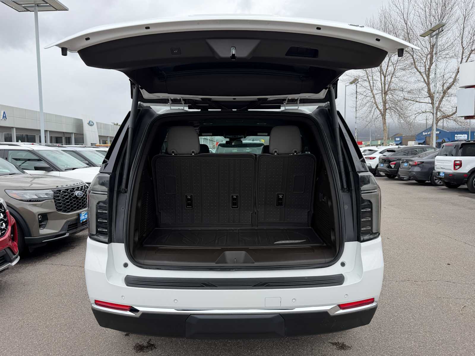 Thumbnail: 2025 Chevrolet Tahoe - 9