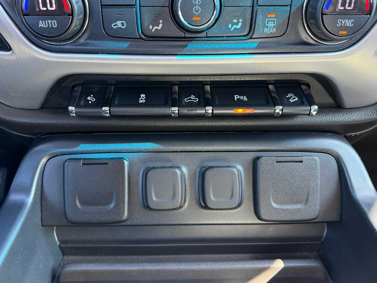 Thumbnail: 2018 GMC Sierra 1500 - 16