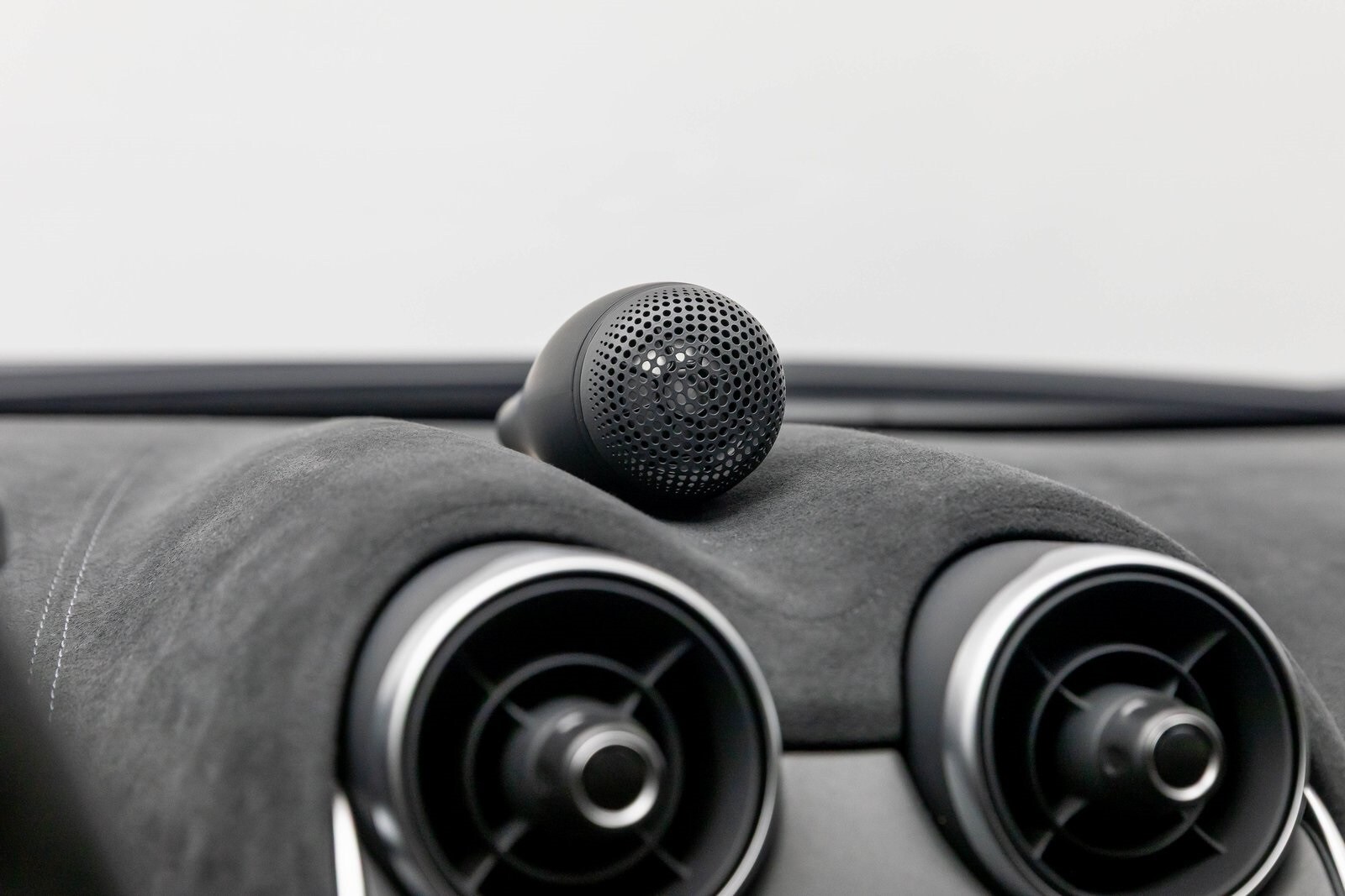 Thumbnail: 2020 Mclaren  - 32