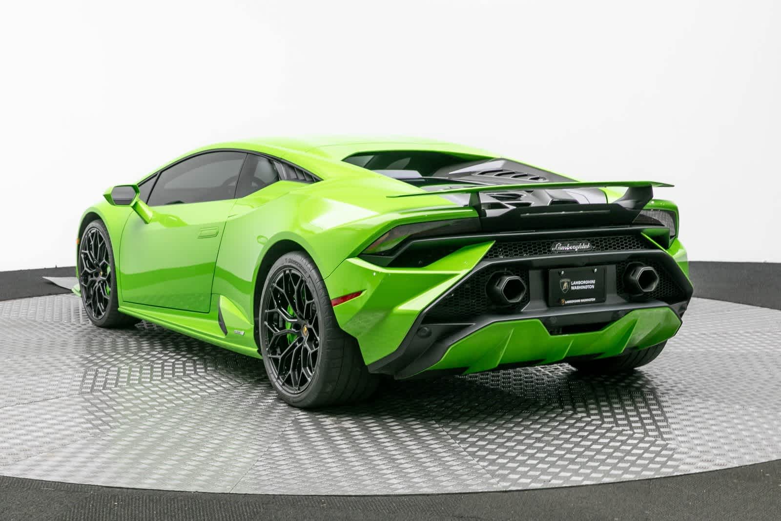 Thumbnail: 2023 Lamborghini Huracan - 4
