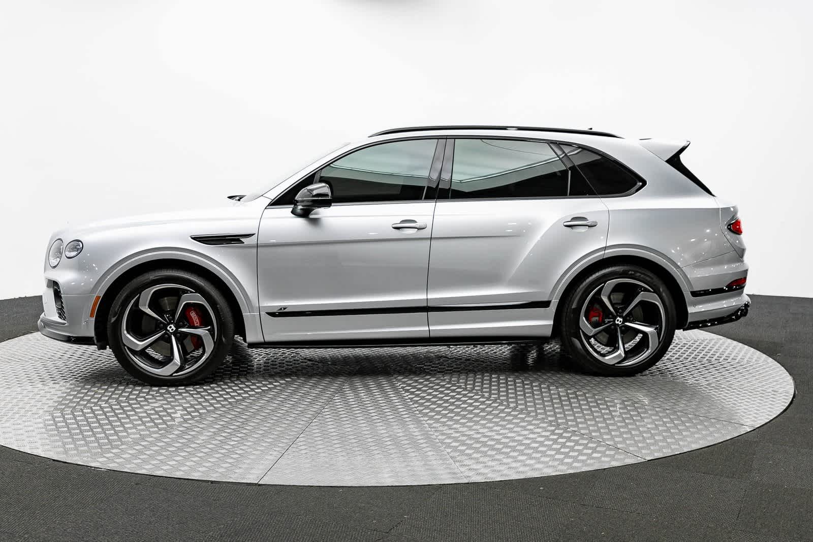 Thumbnail: 2022 Bentley Bentayga - 3