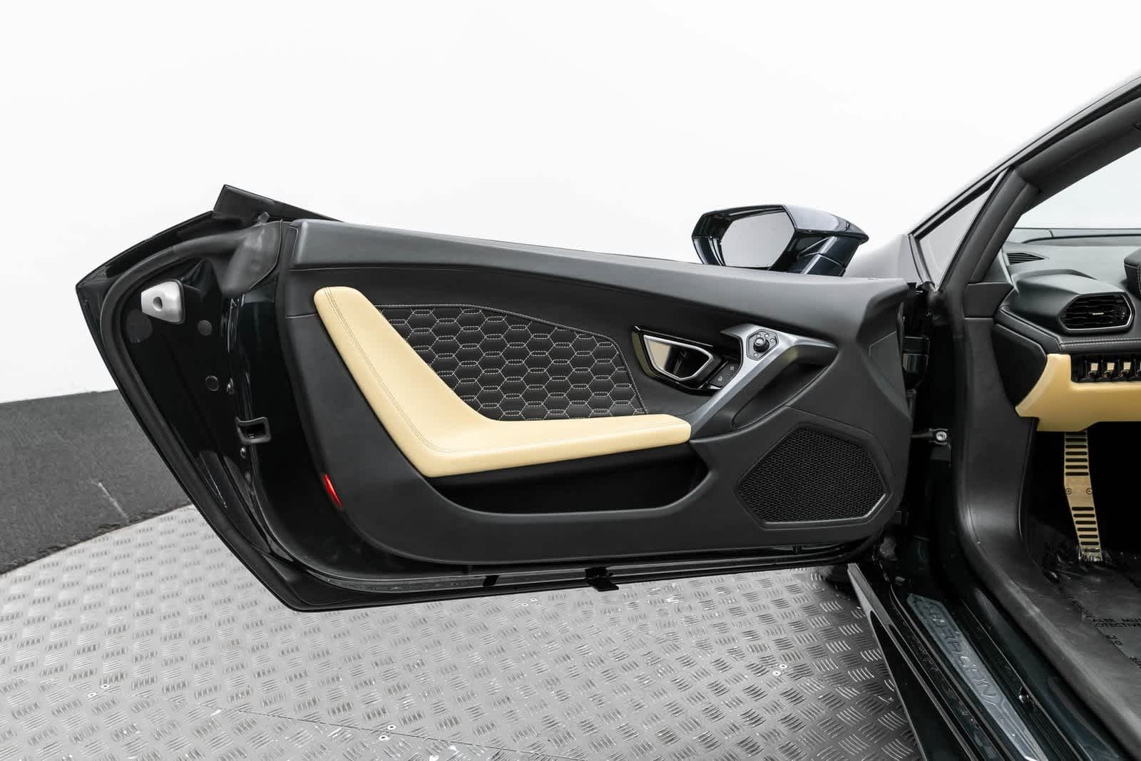 Thumbnail: 2019 Lamborghini Huracan - 23