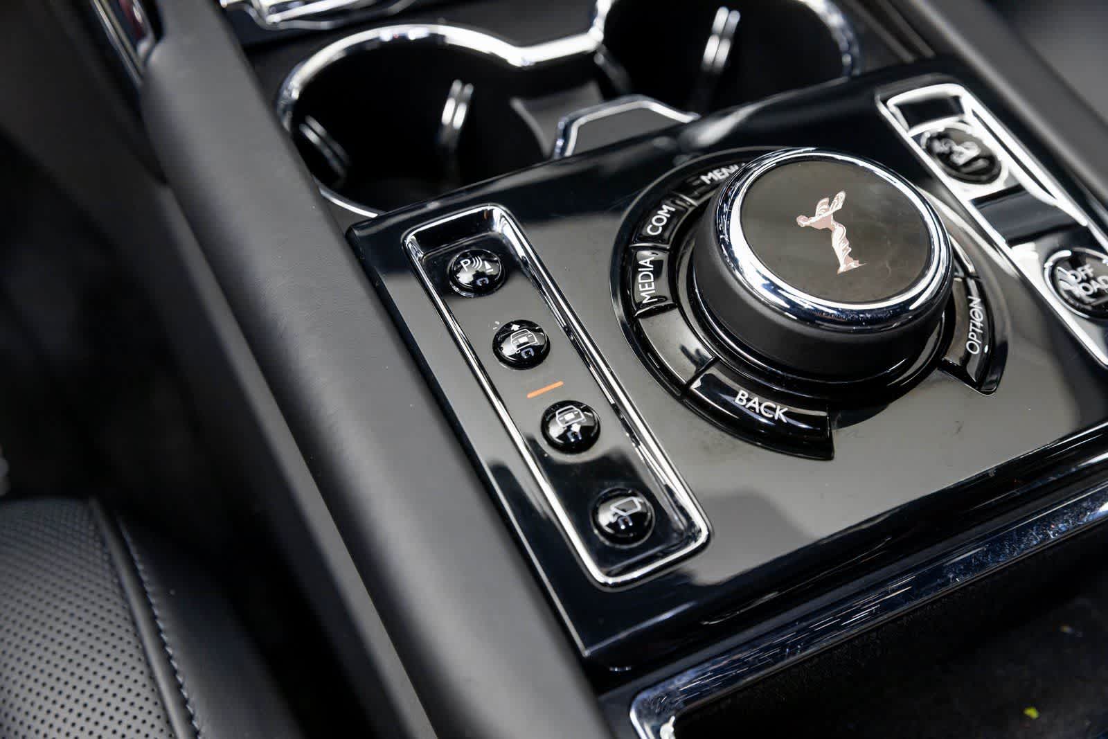 Thumbnail: 2022 Rolls-Royce Cullinan - 26